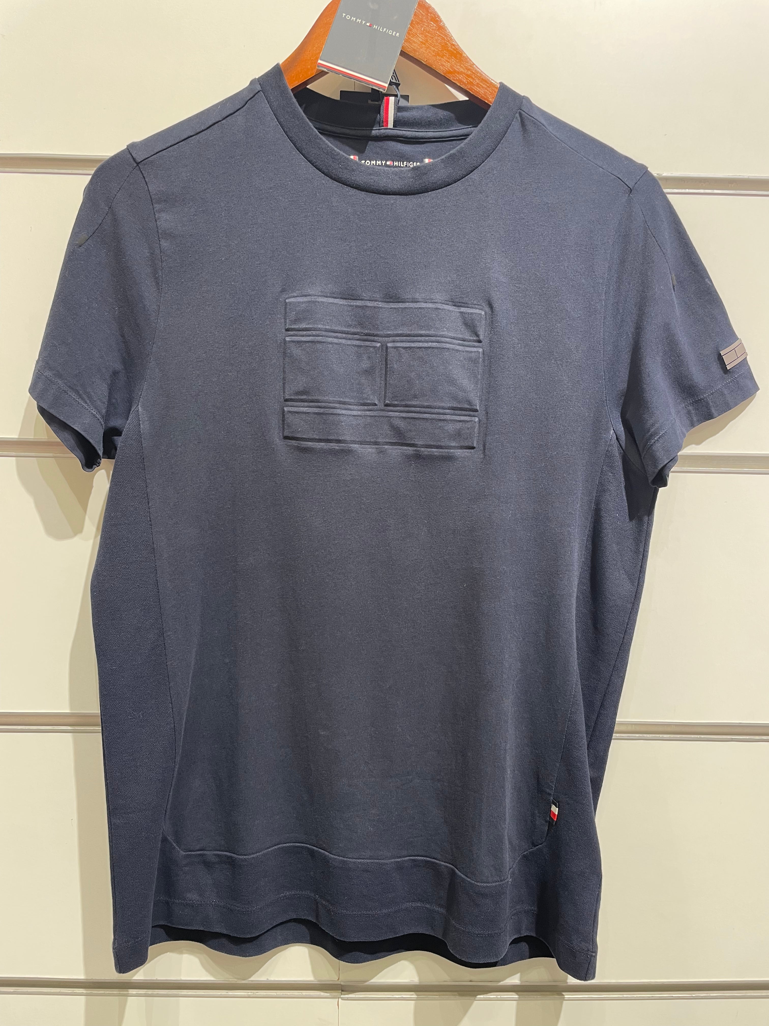 Tommy Hilfiger menswear t-shirt a2amk464