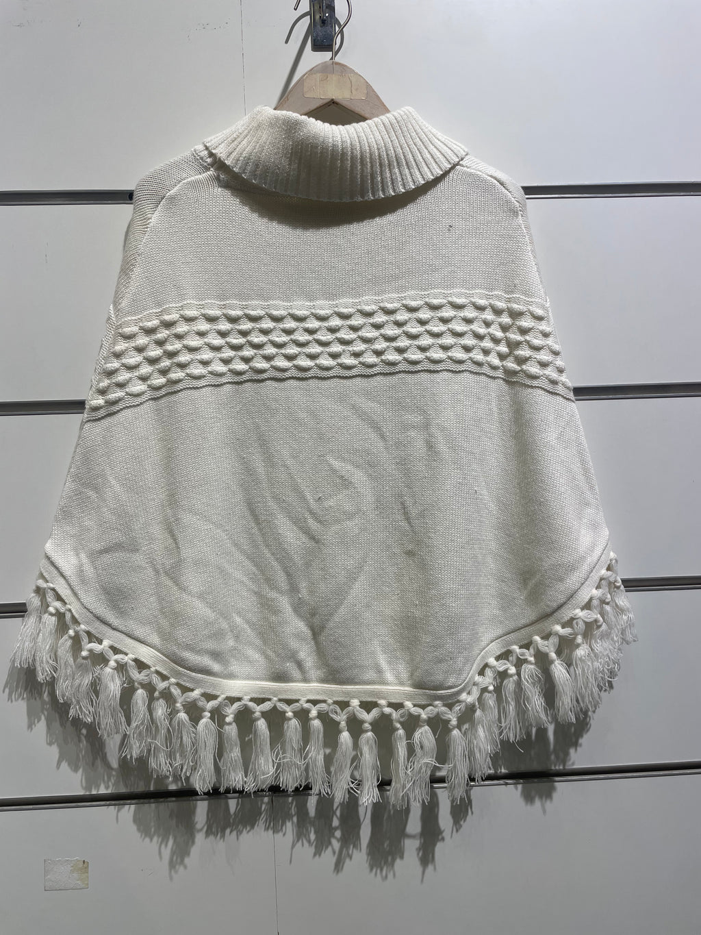 Tilii cape creamy color