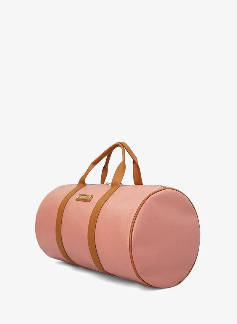 حقيبة DKNY Autograph Duffle الكبيرة باللون الأحمر الوردي DO120AG2