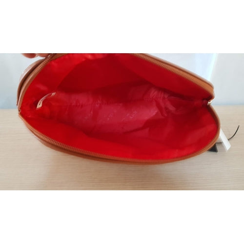 حقيبة تخزين DKNY Large Dome Brick Pouch حقيبة مستحضرات تجميل DA060TM0