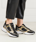 حذاء نسائي GW بريتا-بي ذهبي متعدد LL أسود من Guess