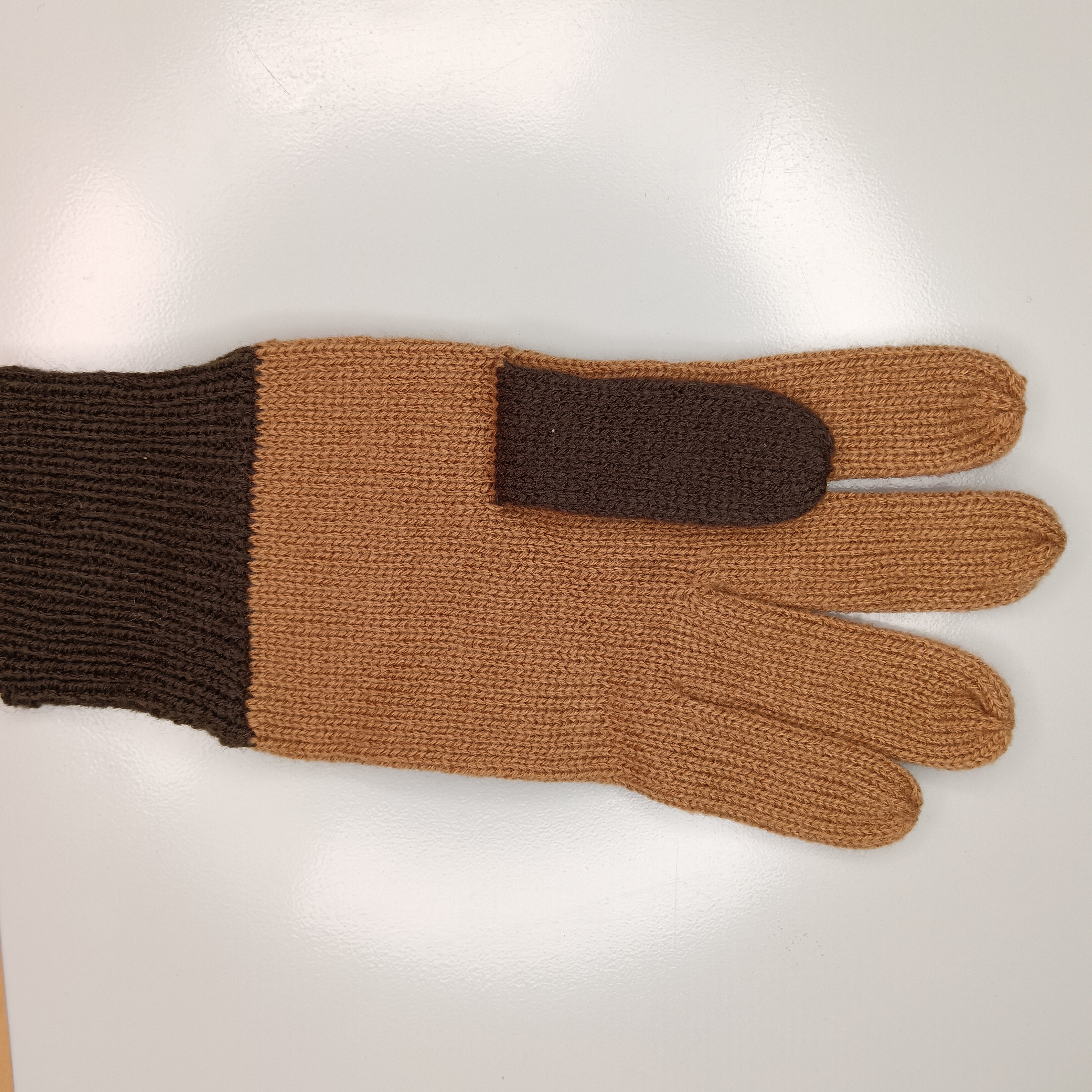 Basque 21KGLOVE-2 Camel Gloves - Classic Style & Premium Comfort