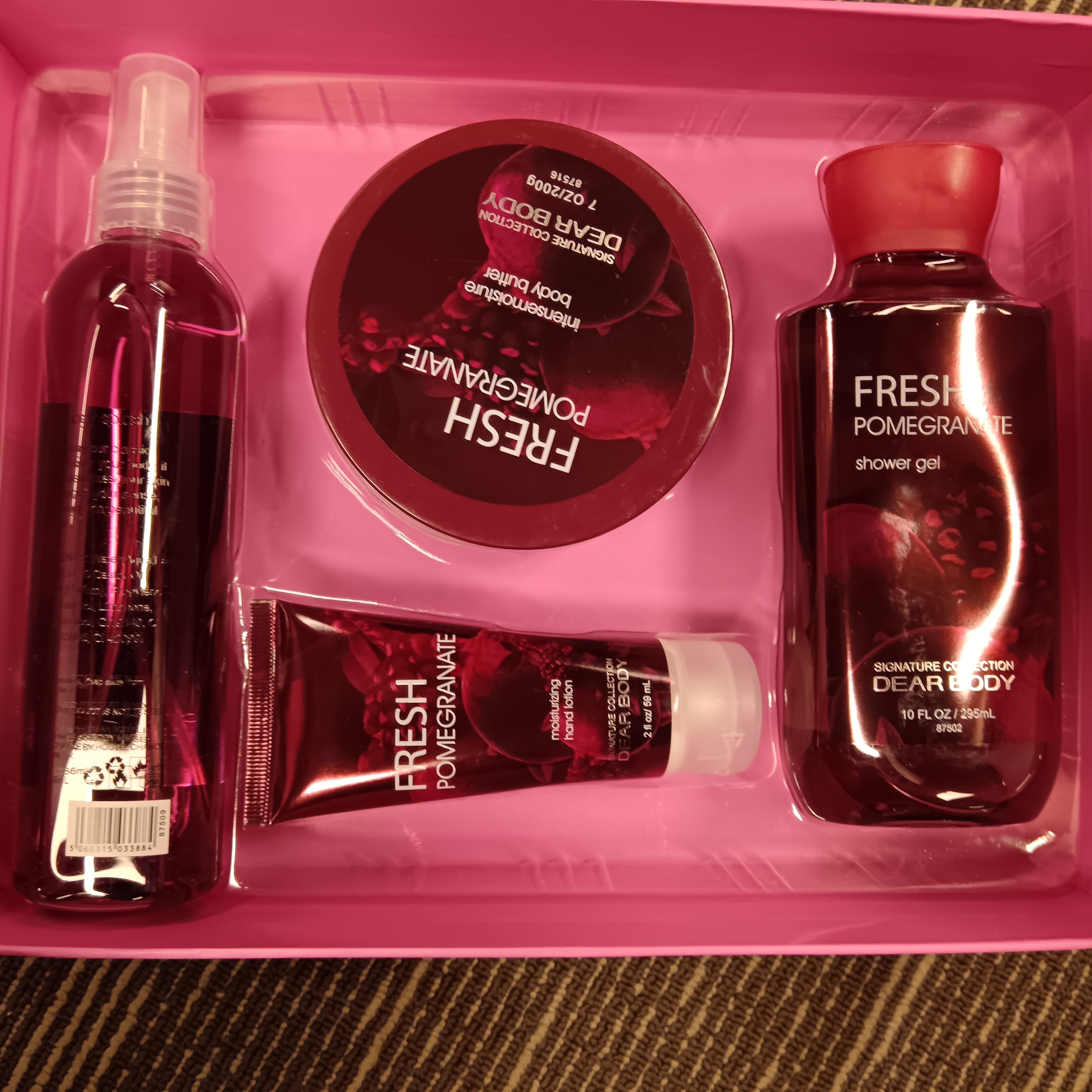 Dear Body Fresh Pomegranate set of 4 (Body Splash 236ML + Shower Gel 295 + Body Butter 200g + Hand Lotion 59ml),TD87590