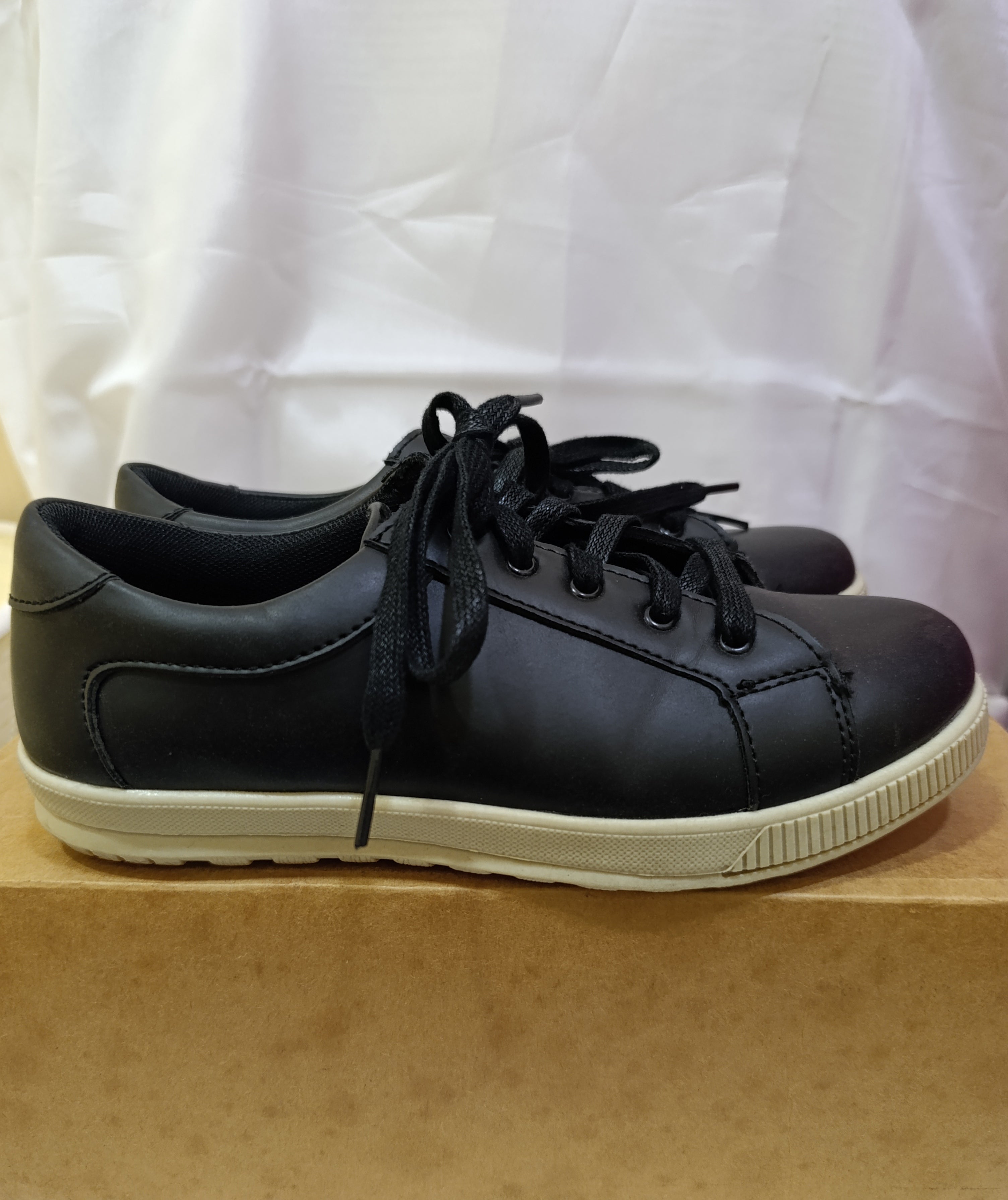 DEER STAGS With Memory foam Shoes / Size 41.5