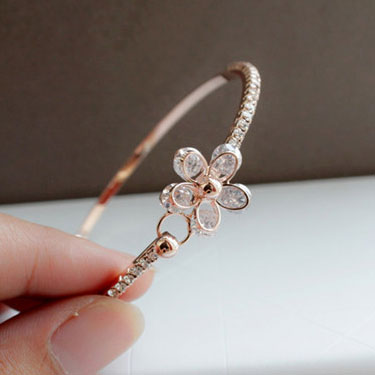 Intriguing Full Rhinestone Flower Bangle