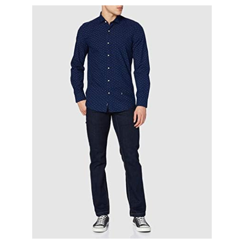 قميص ساكور بقصّة Slim Fit Comfort Poplin: أناقة مُصمّمة خصيصاً تُناسب الراحة القصوى