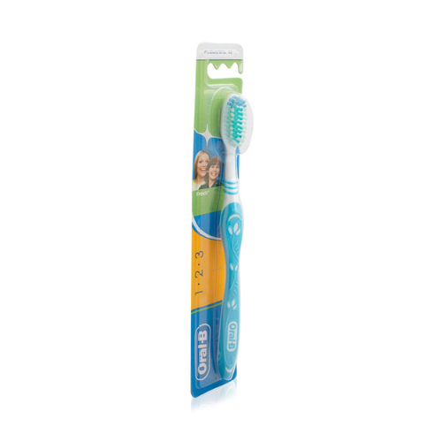 Oral-B 1 2 3 Toothbrush (Medium)