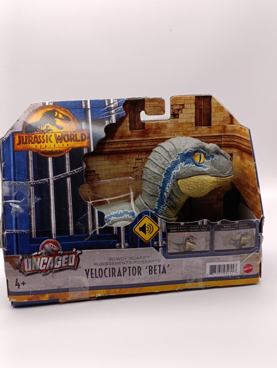 Mattel Jurassic World Dominion Uncaged Rowdy Roars Atrociraptor Beta Dinosaur Action Figure, Toy with Interactive Motion & Sound