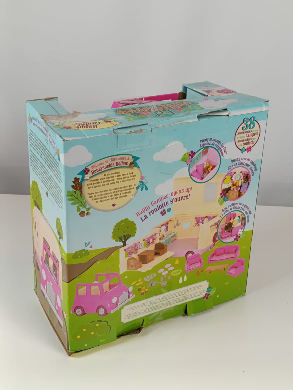 Li’l Woodzeez – Happy Camper Pink with Detachable Toy Vehicle – 40 Pcs Dollhouse Playset Including Furnitures, Play Food & Kitchen Accessories for Kids Age 3+ – Doll Figures Sold Seperately