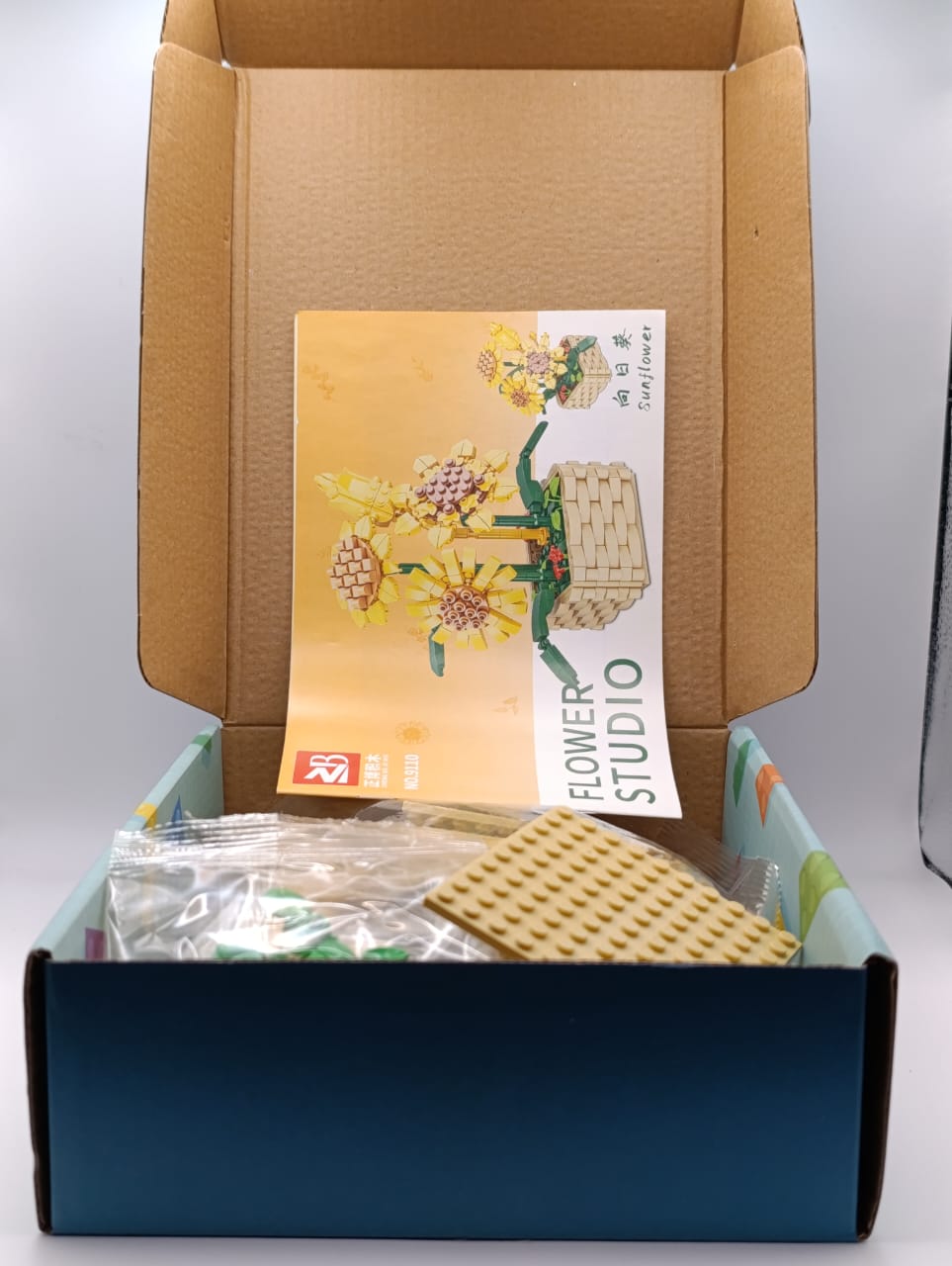 SATHIBI Flowers Building Set for Adults, Flower Sunflower Collection Home Decor Display, Creative Toy Gift for Boys Girls 6+ (550 PCS)