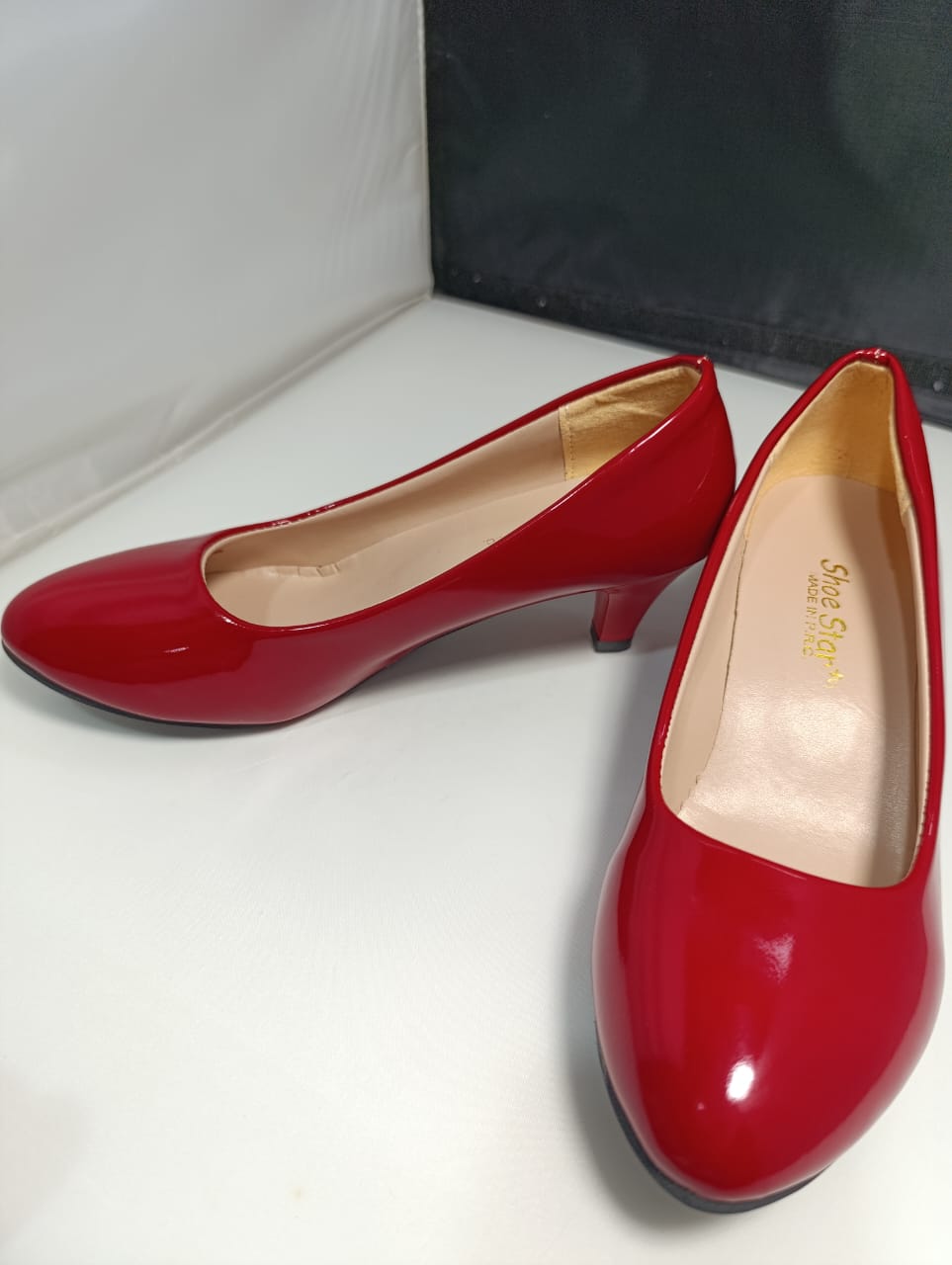 Women Low Platform Heels Comfort Pumps 1.9 In Heel Simple - Red