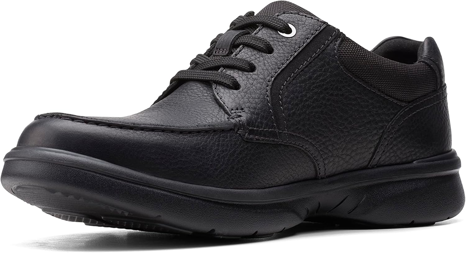 Clarks Bradley Vibe Men’s Oxford Shoes – Classic Leather Dress Shoes with Lightweight Comfort