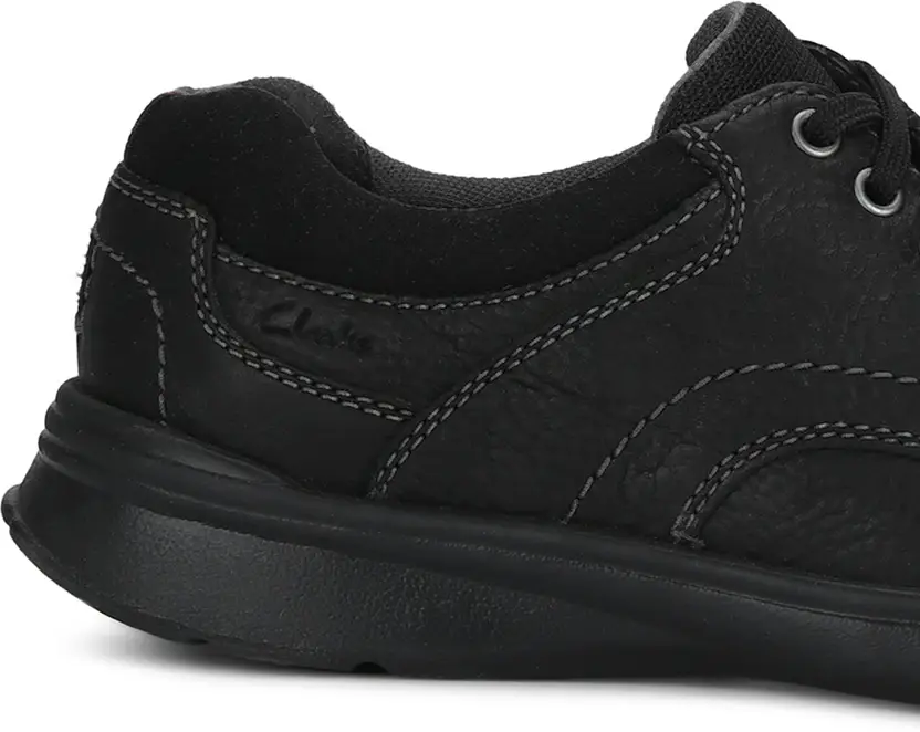 Clarks Cotrell Edge Men’s Black Oily Leather Boots – Casual Ankle Boots with Cushion Comfort and Durable Style