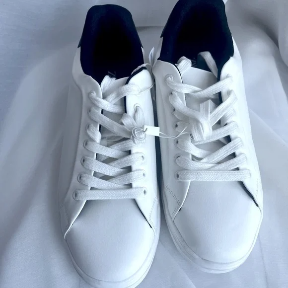 Zara Men’s Black & White Trainers – Stylish Casual Sneakers for Everyday Wear