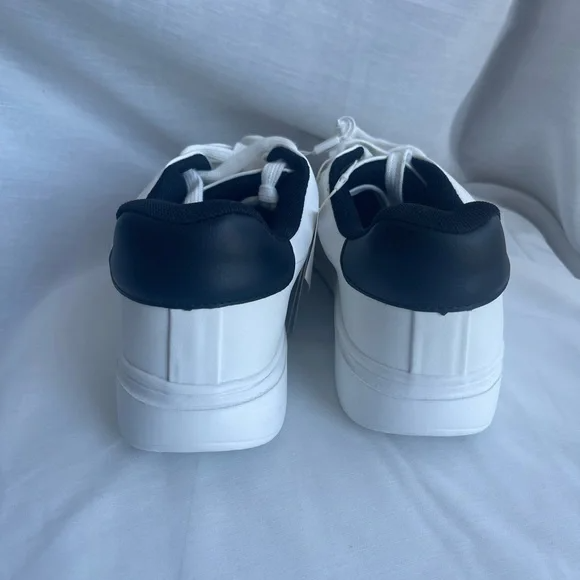 Zara Men’s Black & White Trainers – Stylish Casual Sneakers for Everyday Wear