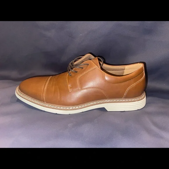 Men's Brown Leather Dress Shoes – Classic Oxford Style by Clarks