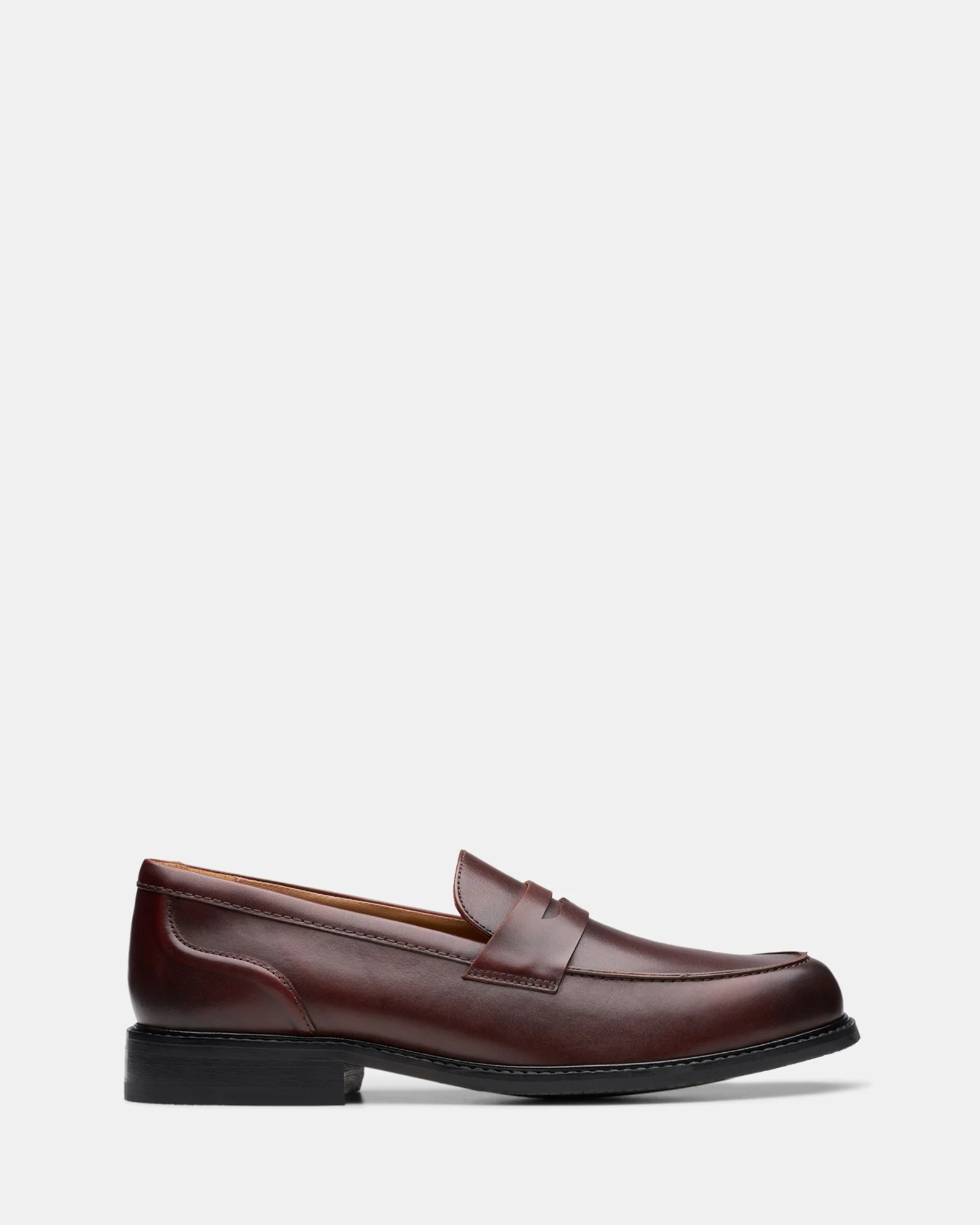 Clarks CraftArlo Lo Men’s Leather Shoes – Classic Casual Dress Shoes with Cushion Comfort