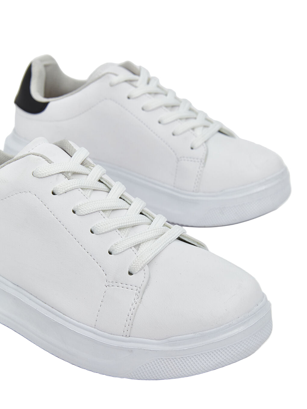 Zara Men’s Black & White Trainers – Stylish Casual Sneakers for Everyday Wear