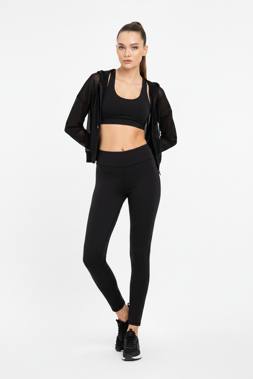 Model - Clean Black Leggings