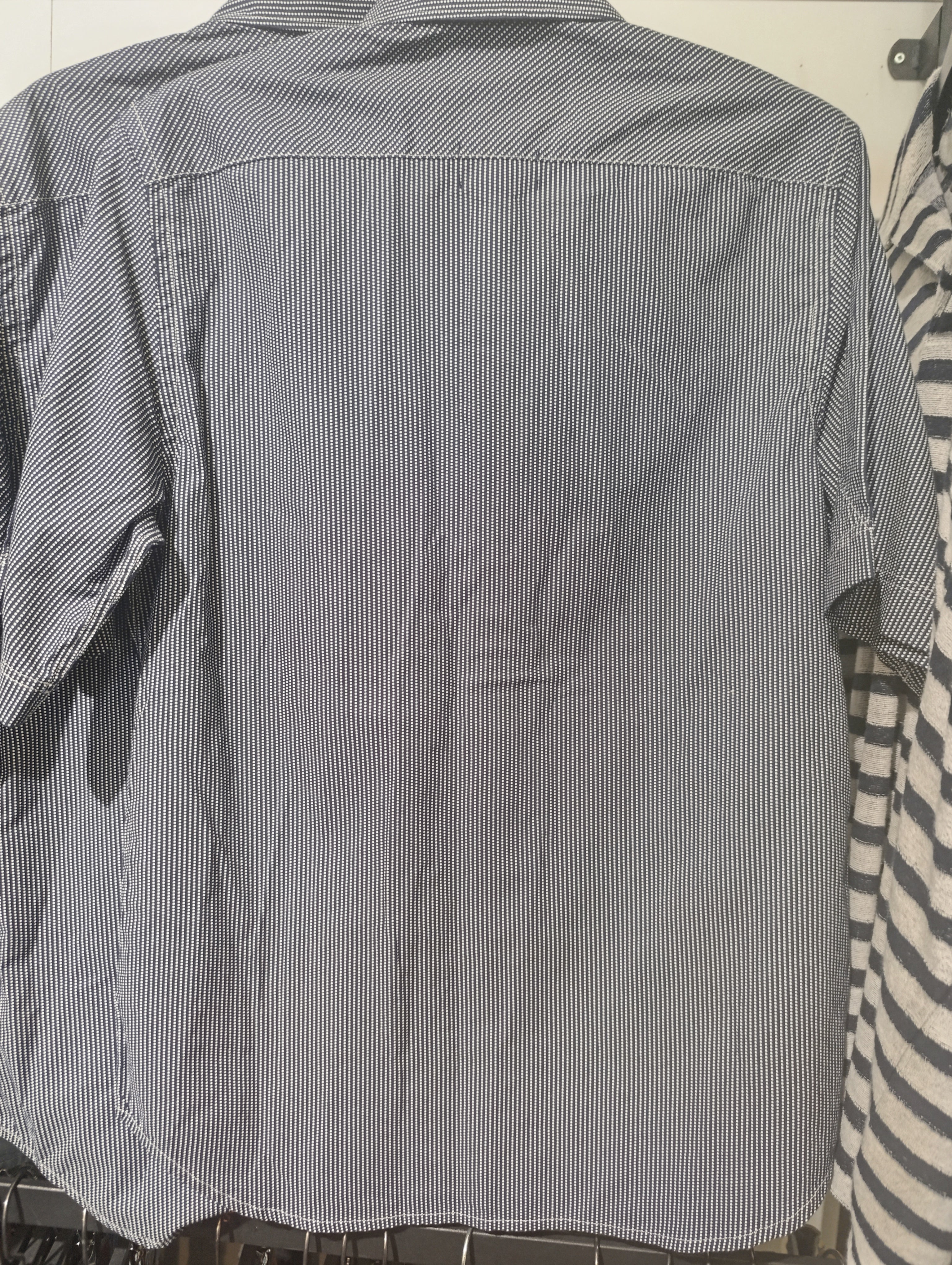 Short-Sleeve Micro-Pattern Casual Shirt