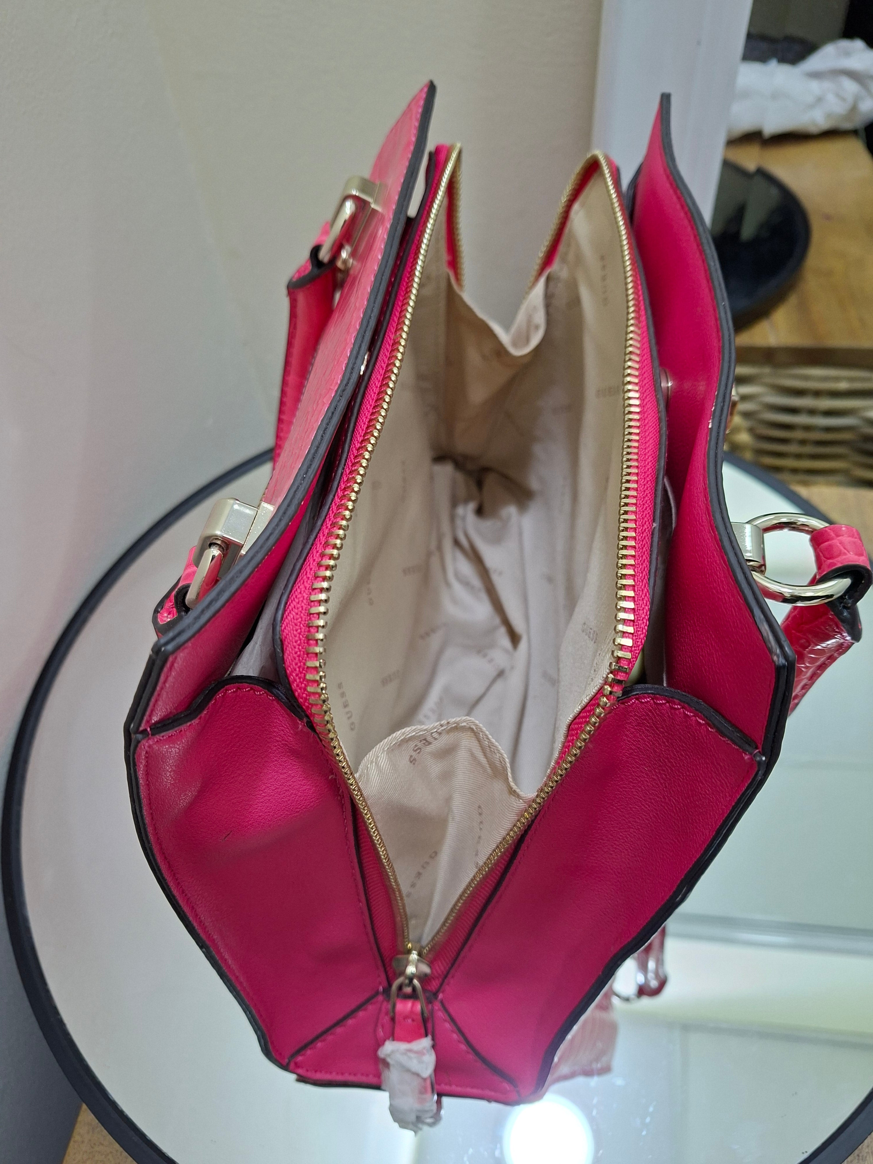 Guess Womens Stephi Girlfriend Satchel Handbag made of synthetic croc-embossed leather Hot pink