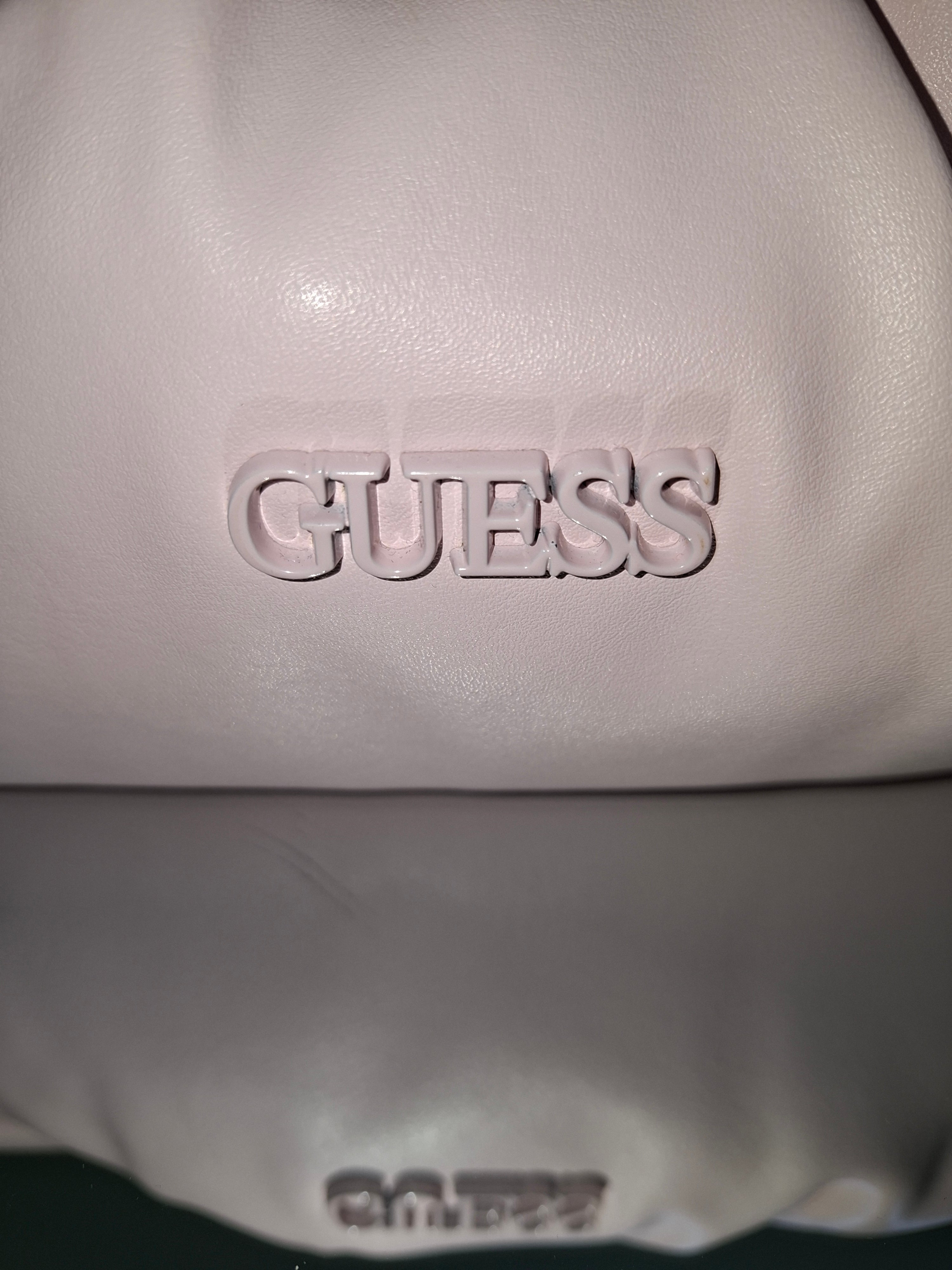 حقيبة يد نسائية من GUESS - لون وردي فاتح VG810926