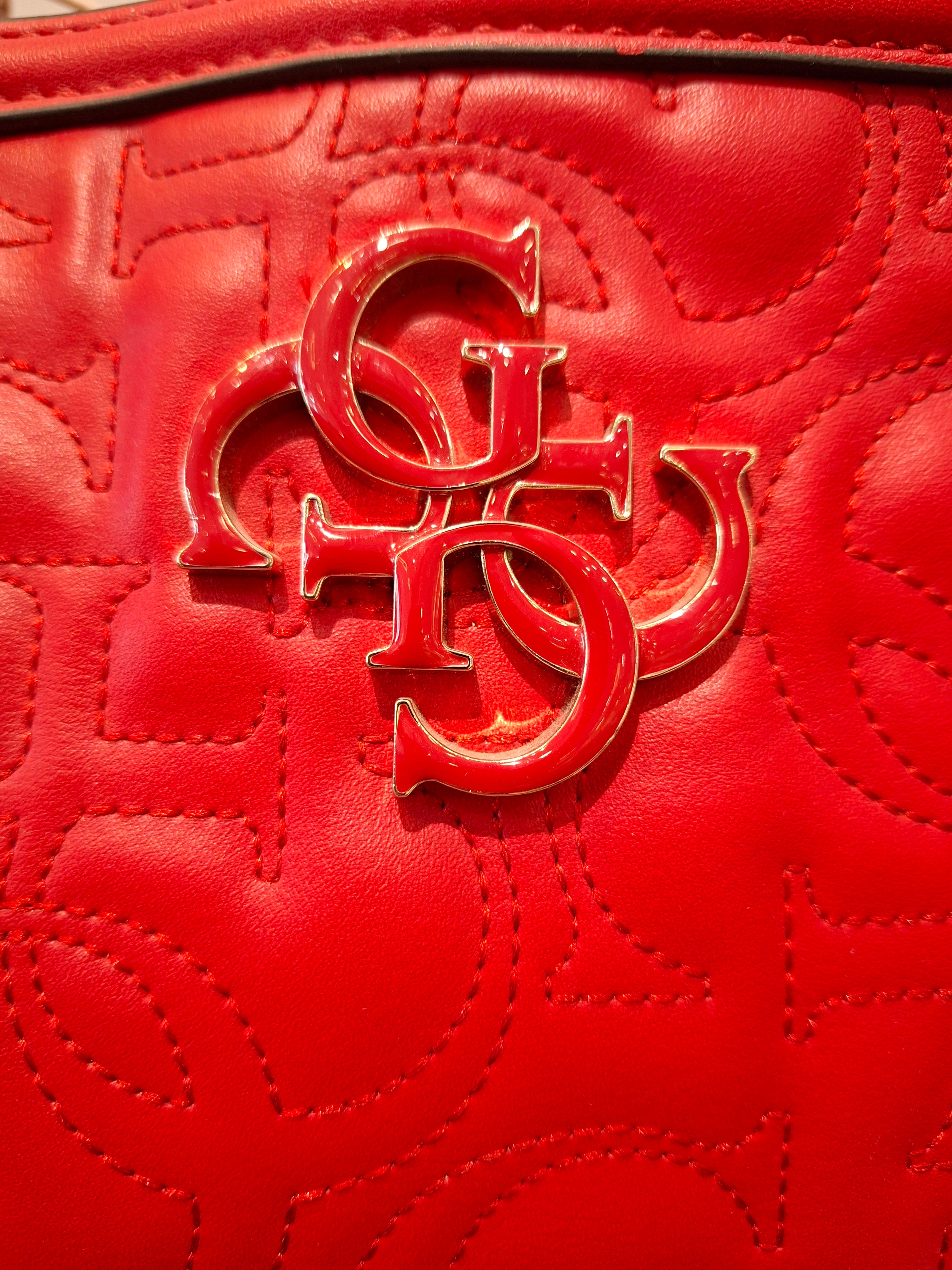 GUESS WOMENS HANDBAG RED VG747509