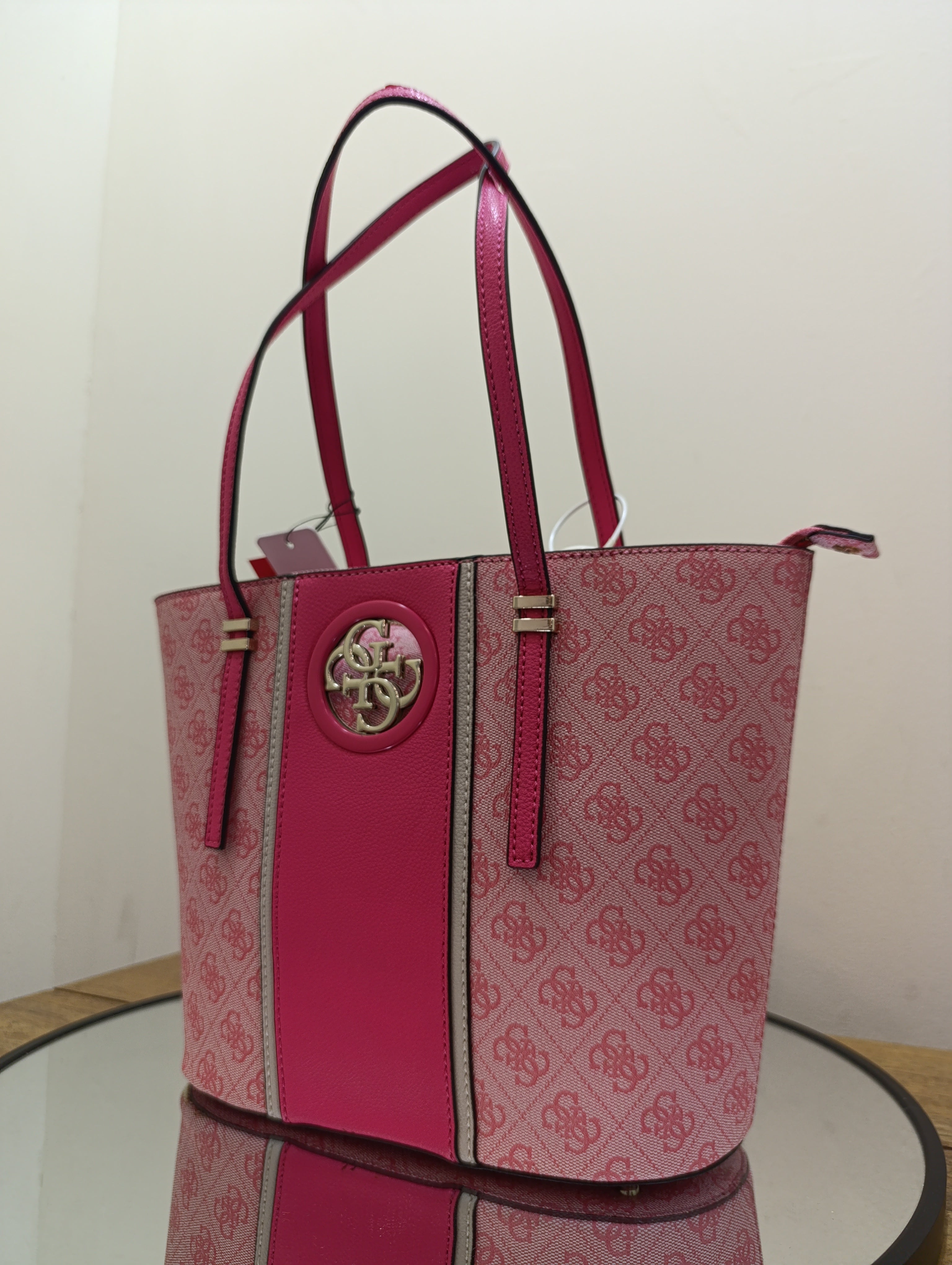 Guess Women's Hand bag - Cherry SS718622