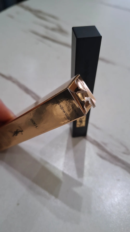YSL Yves Saint Laurent Slim Velvet RADICAL Matte Lipstick ~ 1966 Rouge Libre NEW ( Damaged box)