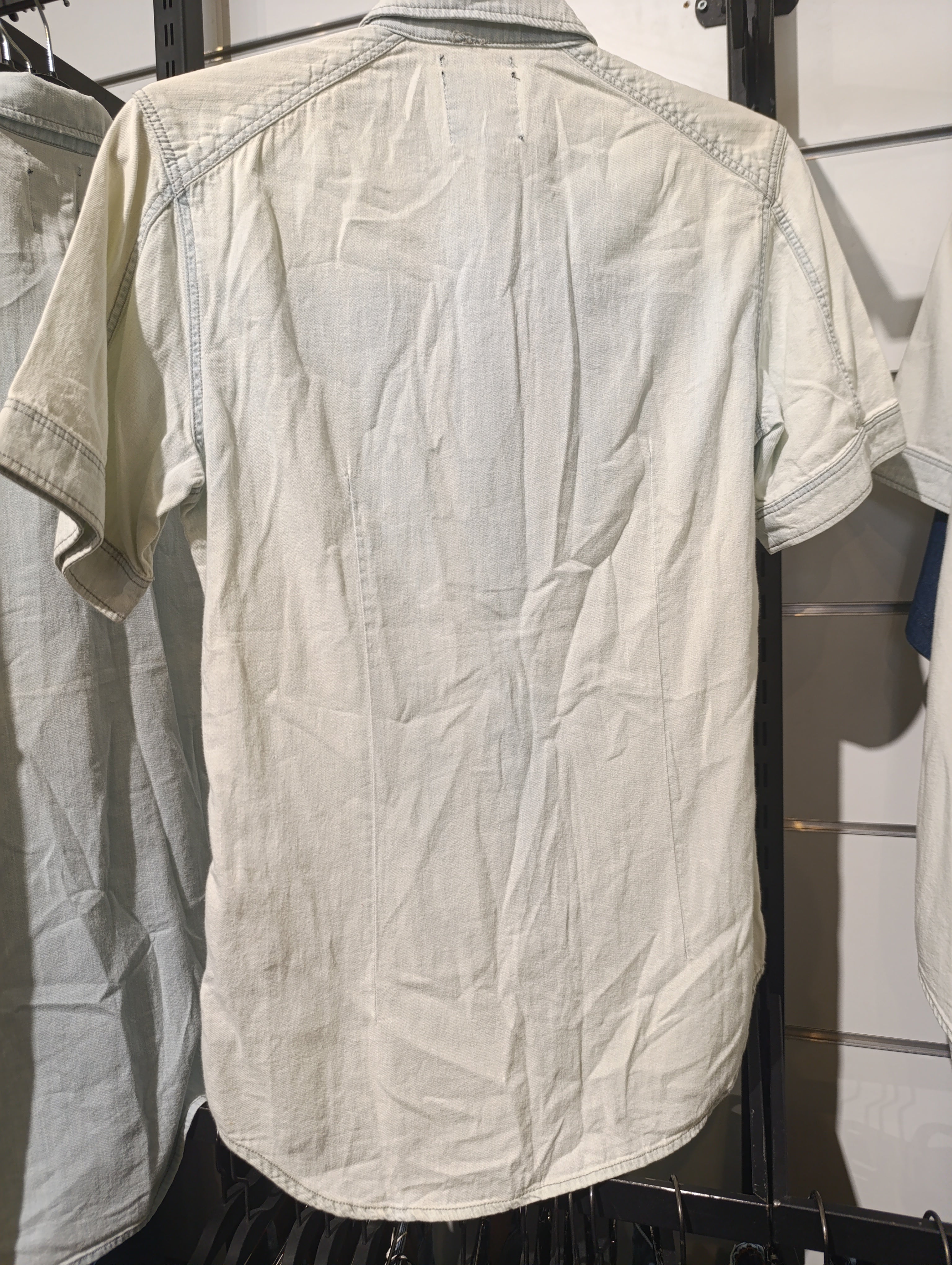 Short-sleeve denim shirt