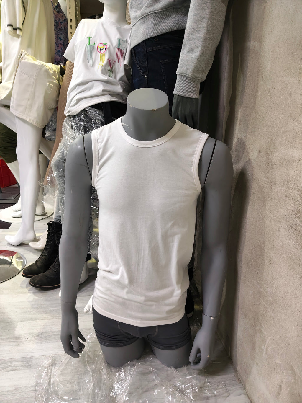 Male Half-Body Torso Mannequin – Headless Display Form (USED)
