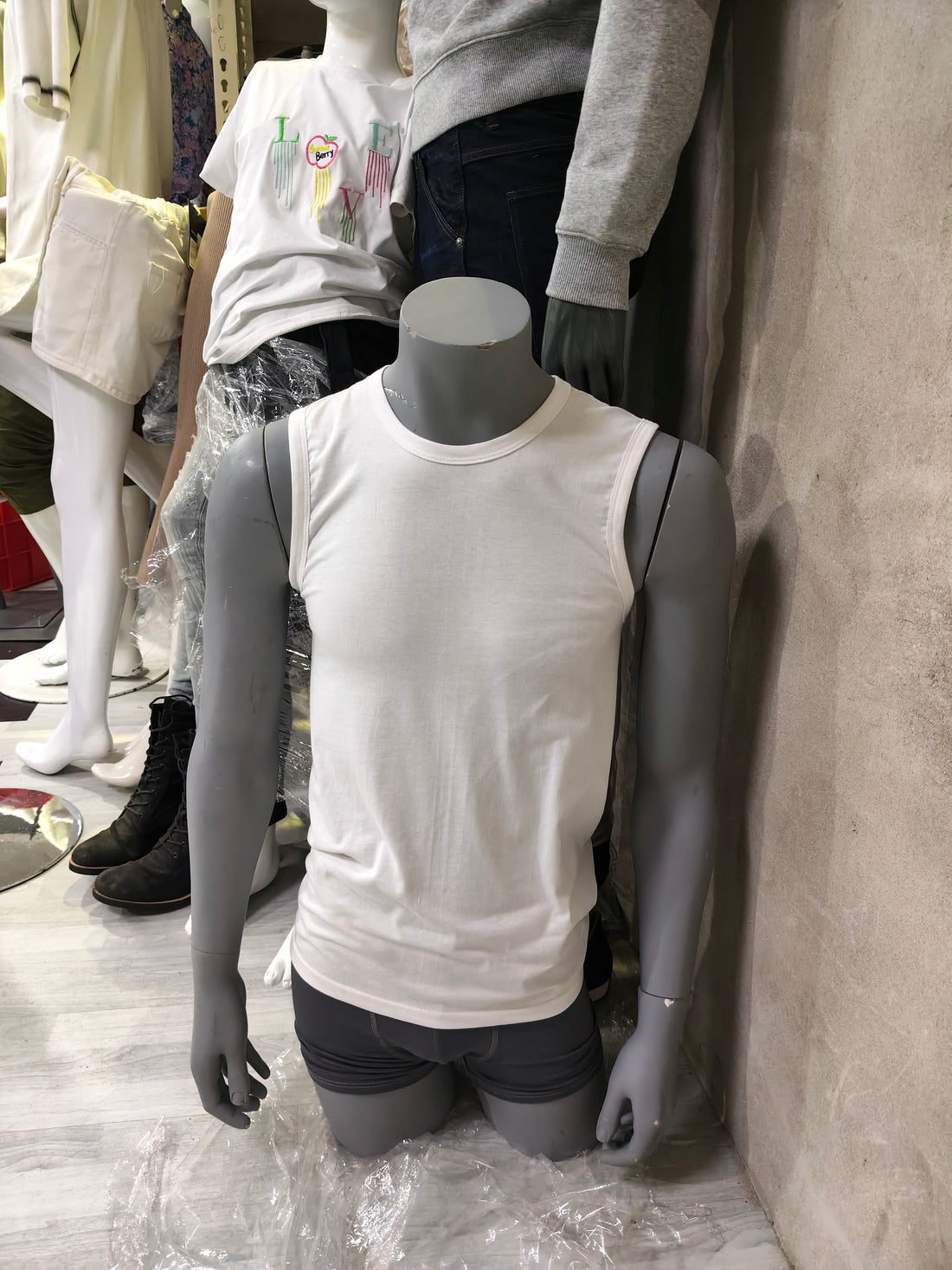 Male Half-Body Torso Mannequin – Headless Display Form (USED)