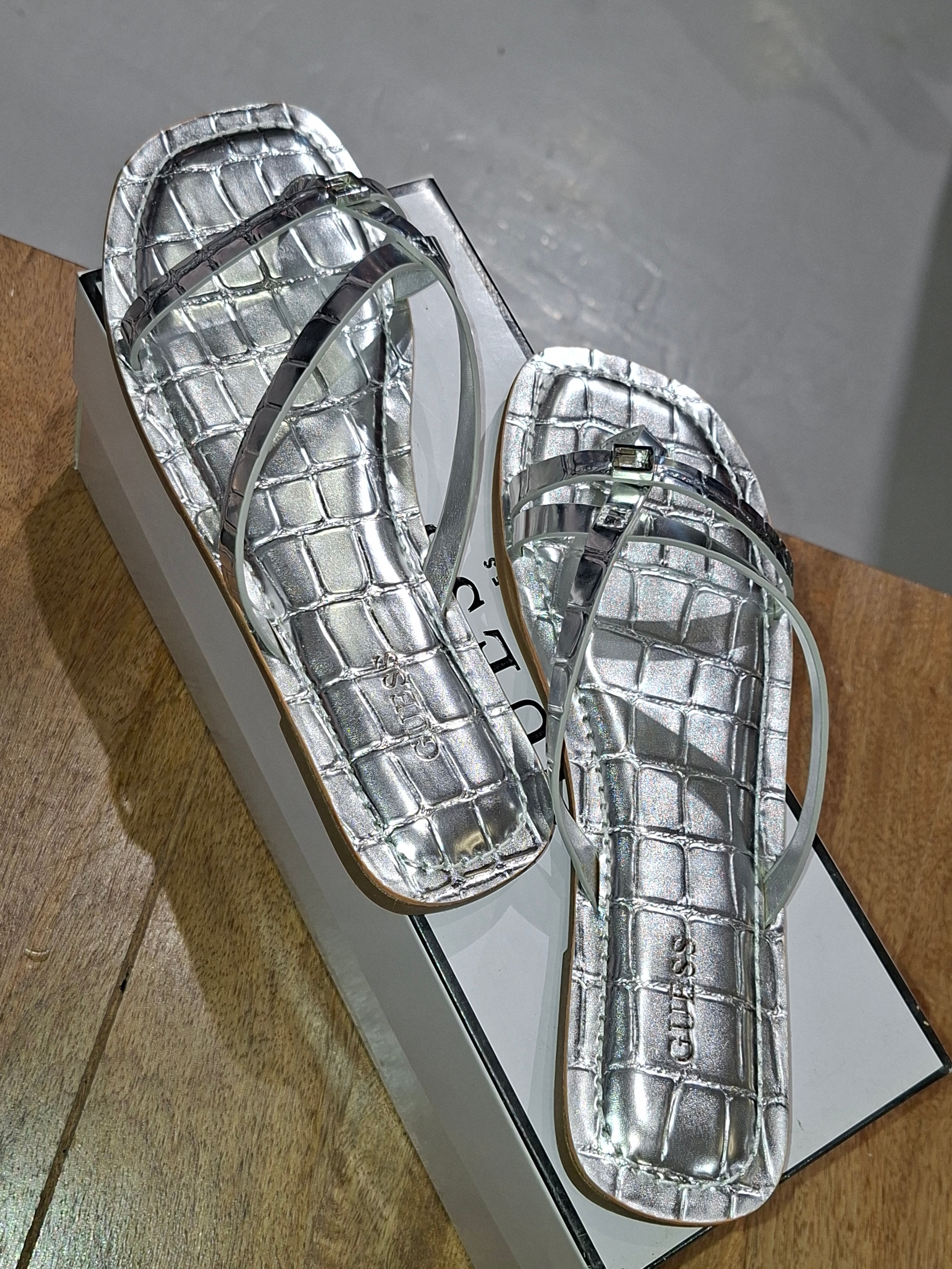 Guess womens flat sandals  GW Caleah - b  Silver color