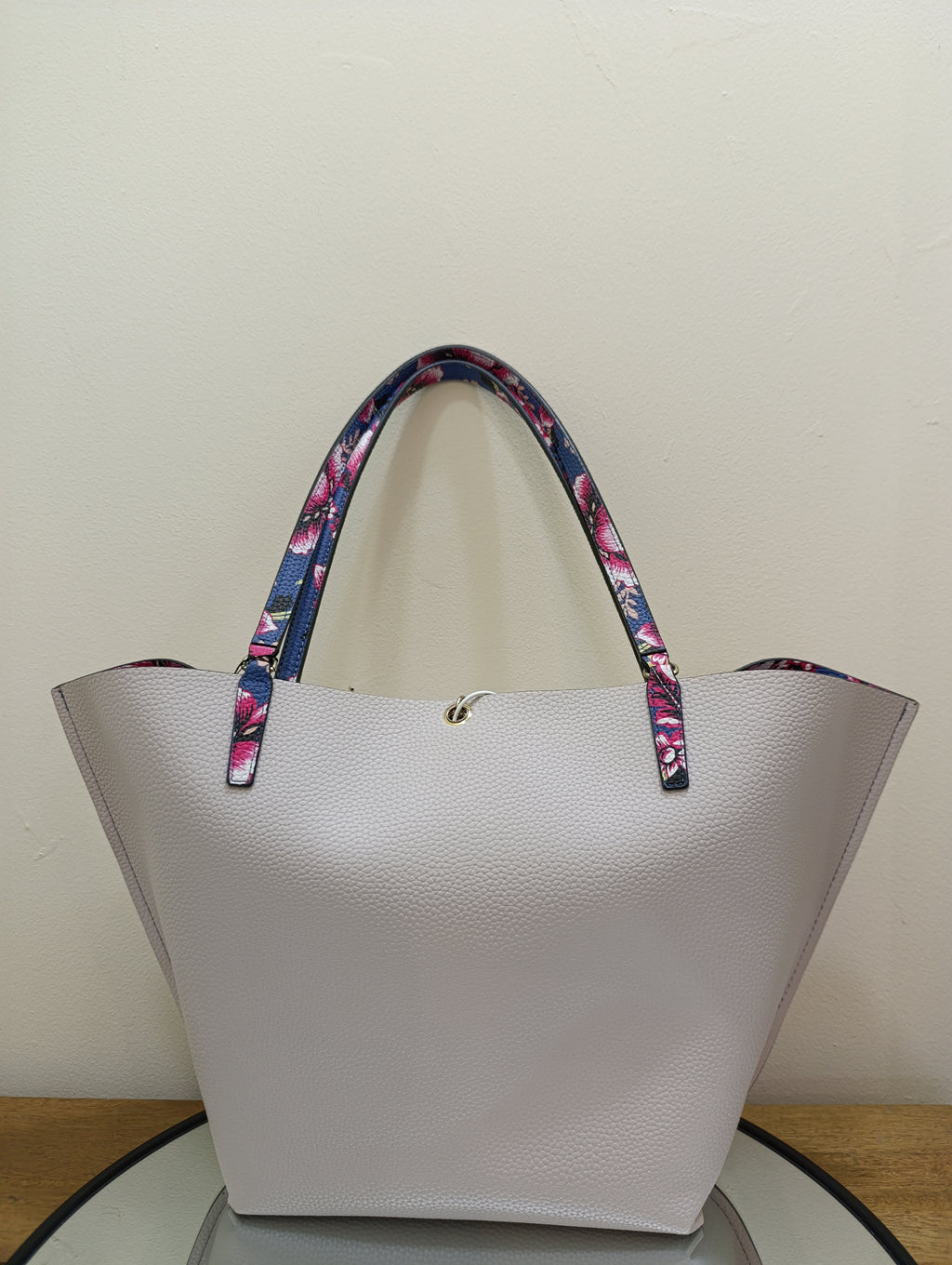 Guess Women's Hand bag - Floral Stone FL745523