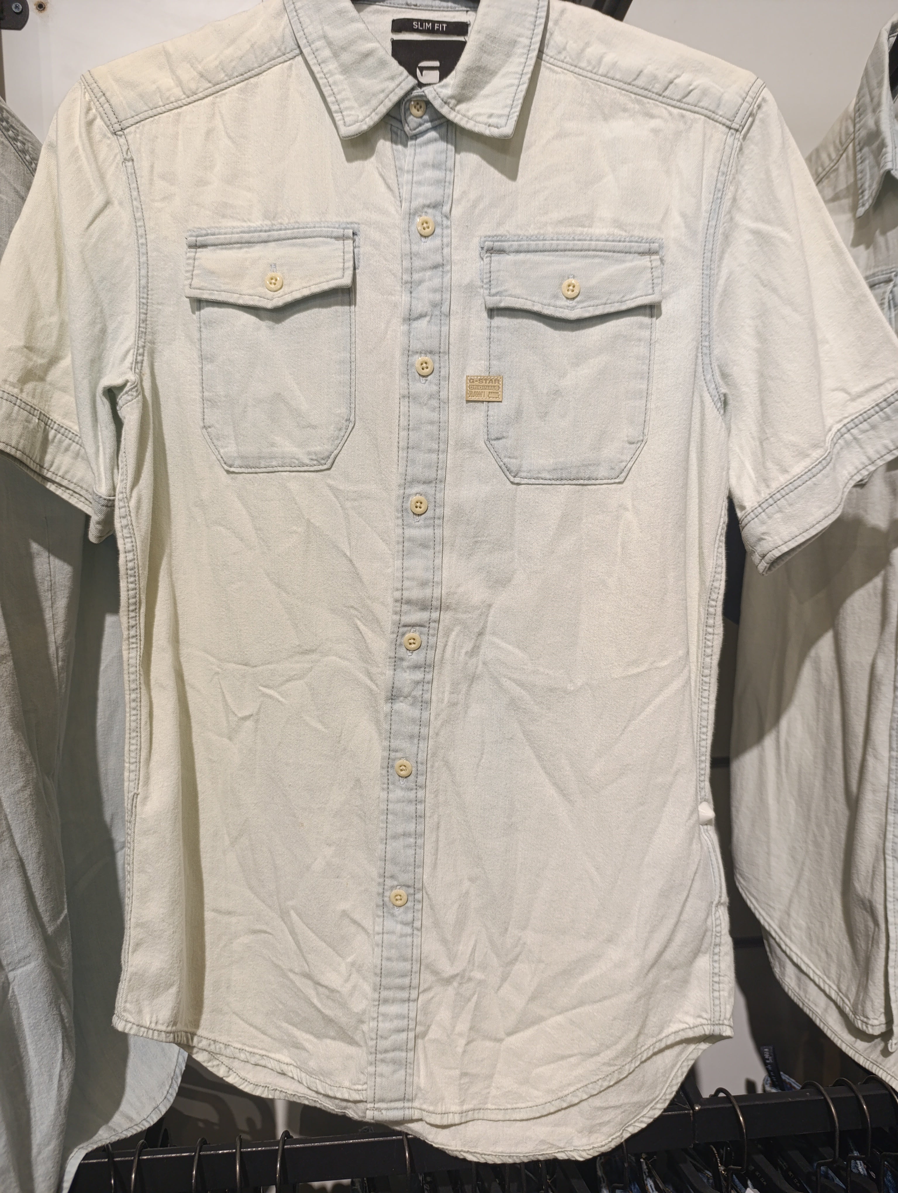 Short-sleeve denim shirt