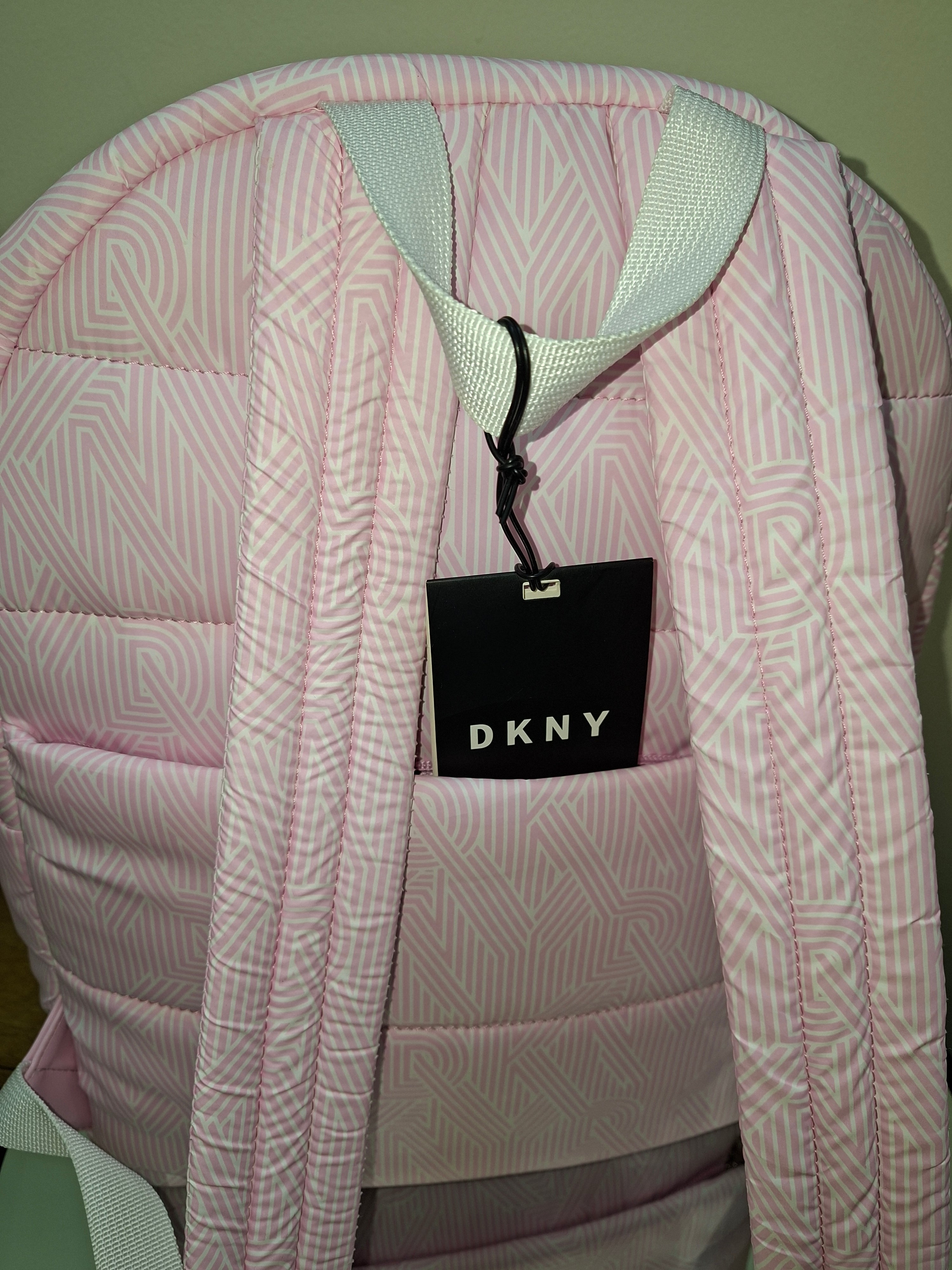 DKNY Crosswalks Laptop Backpack - Rosey - Business Travel Laptop Bag Backpack Teens, Unisex Large Capacity Daypack with Padded Polyester 
DO980CW4