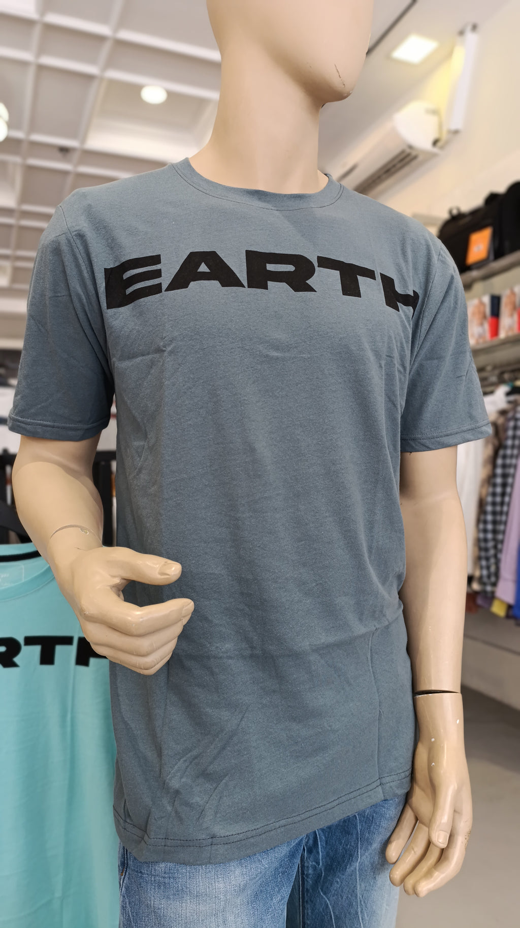 BS Style Men's Grey "EARTH" Graphic t-shirt