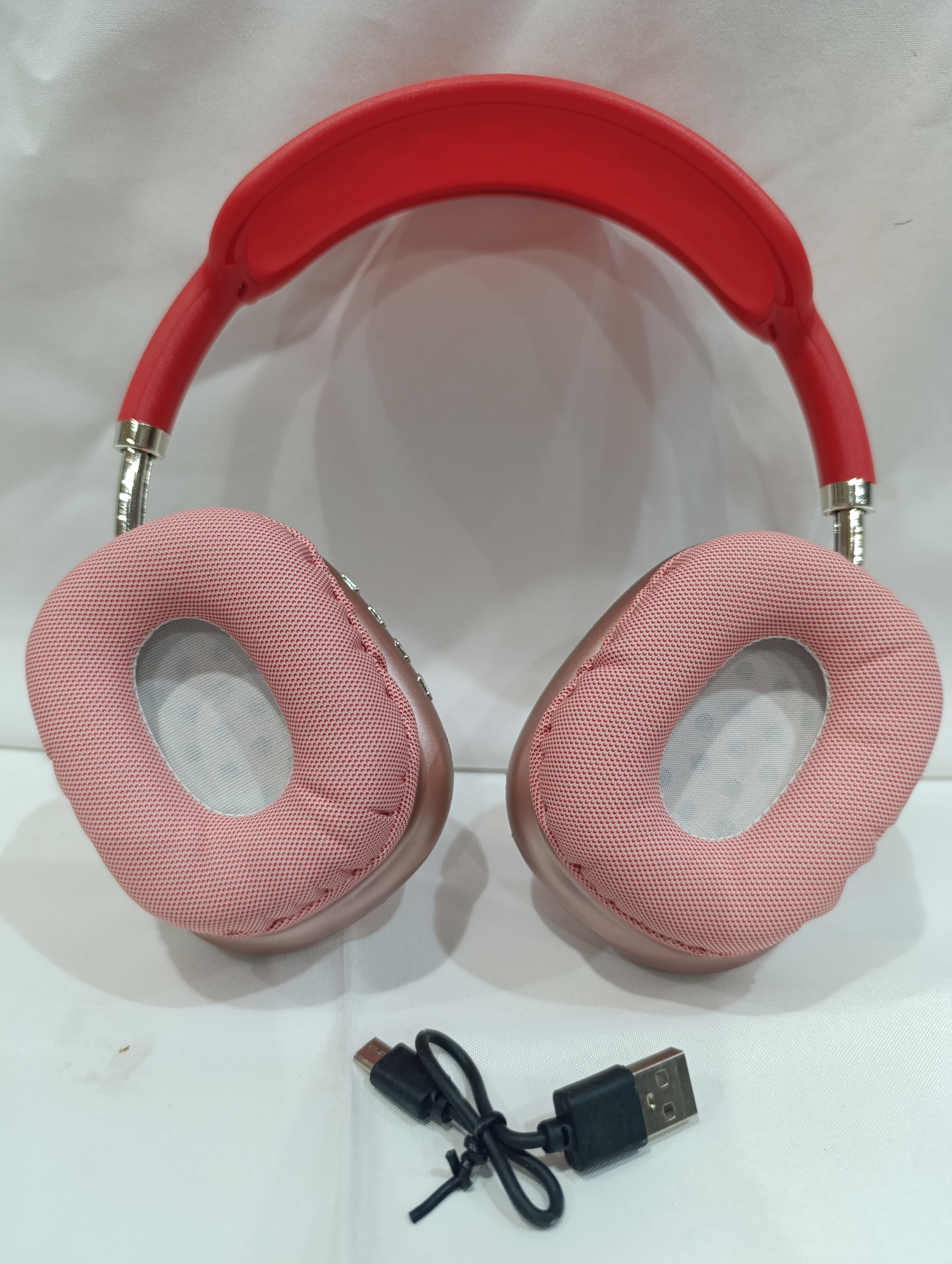 Over the head red P9 wireless ear headphone