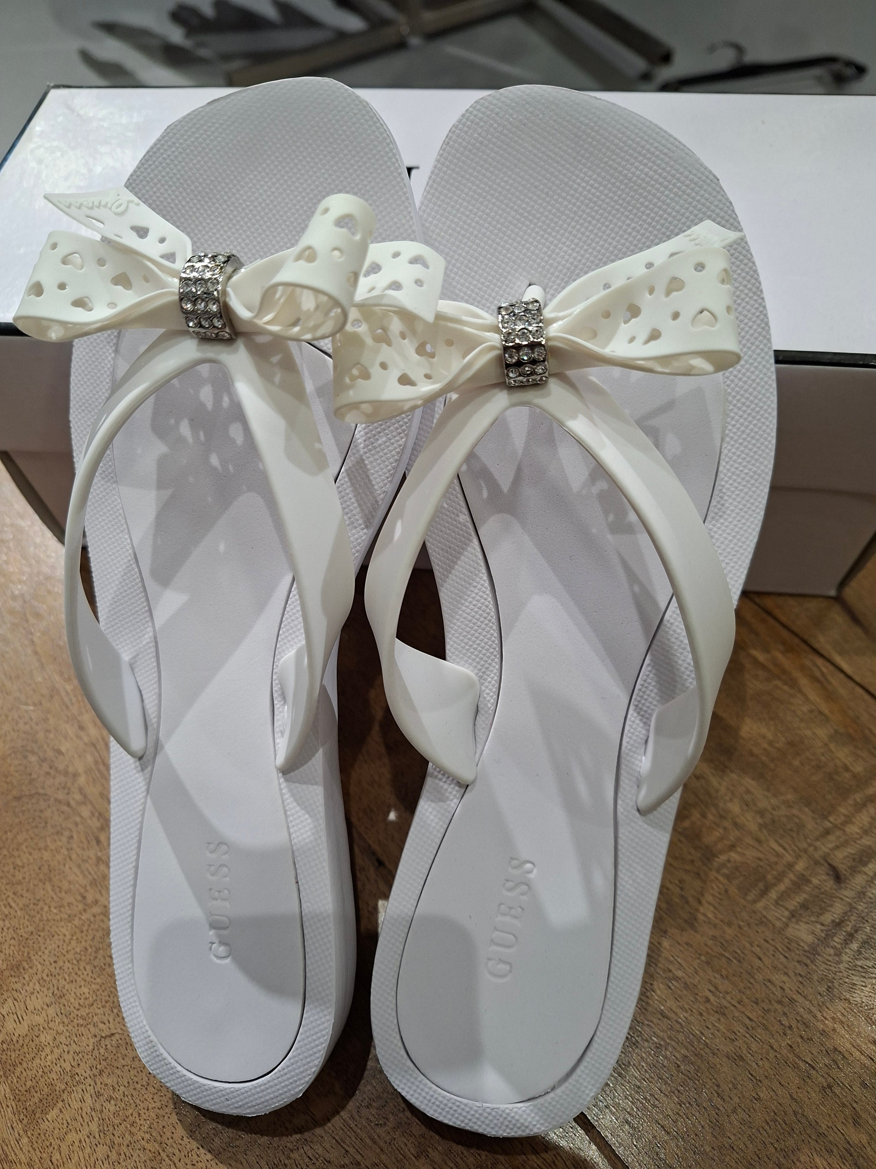 GUESS WOMENS  FLOPS