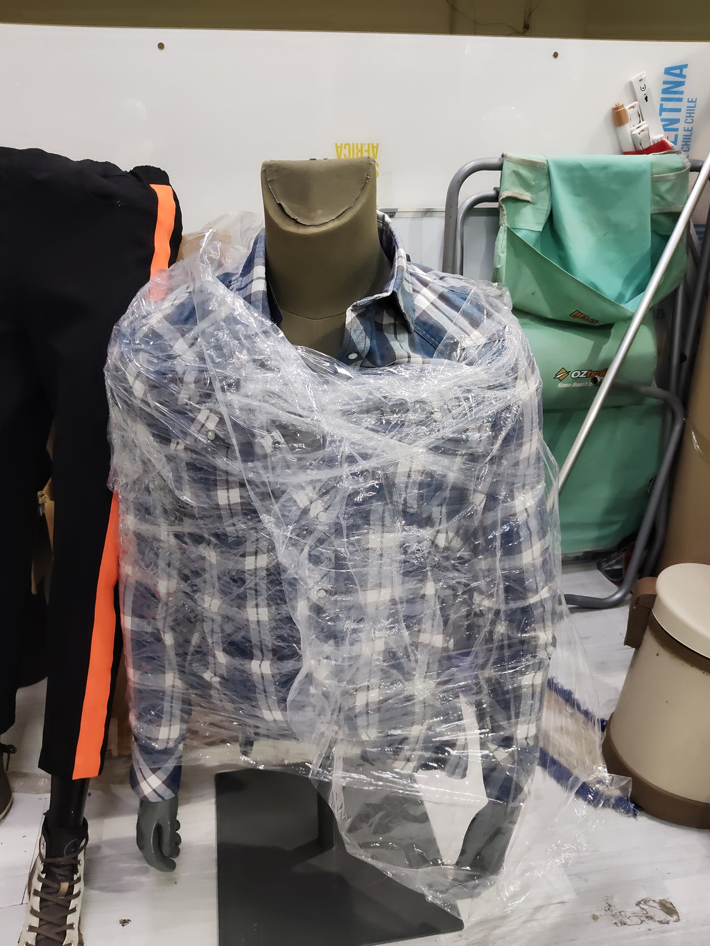 Male Half-Body Torso Mannequin – Headless Display Form (USED)