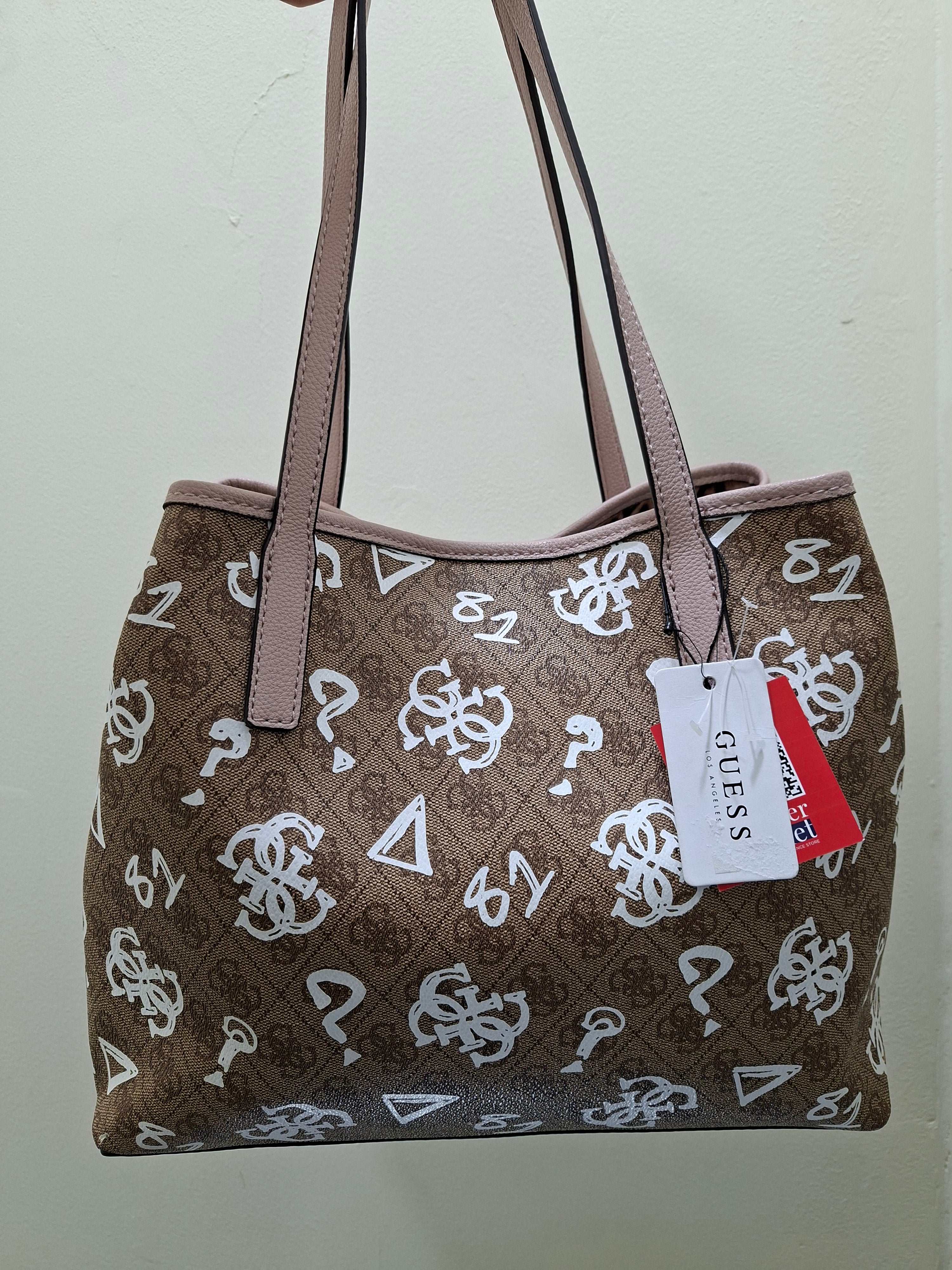 GUESS WOMENS VIKKY LOGO LARGE CAPACITY SHOULDER TOTE BAG - Brown multi GB699523