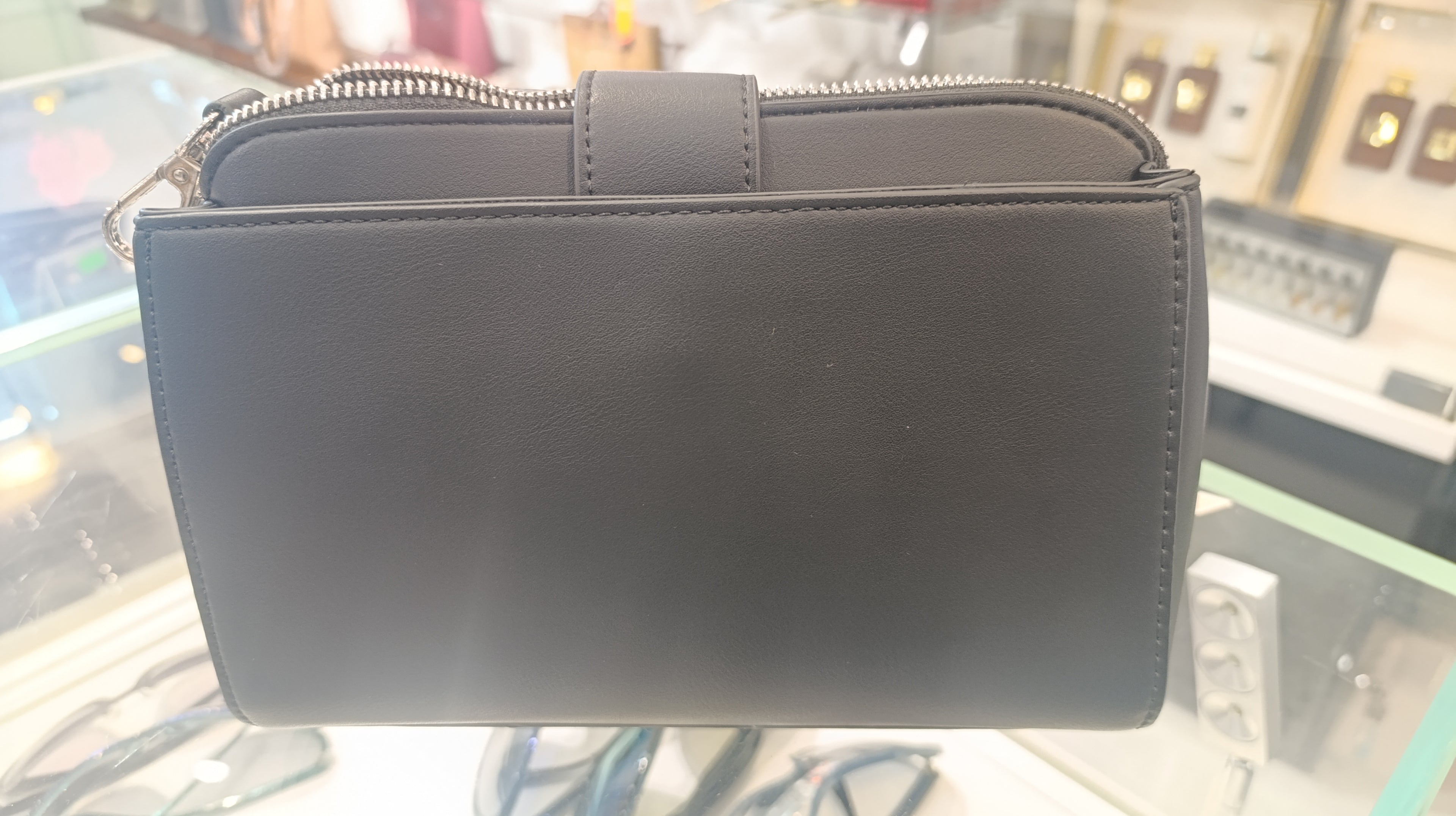 Woman's handbags (BAGCO)