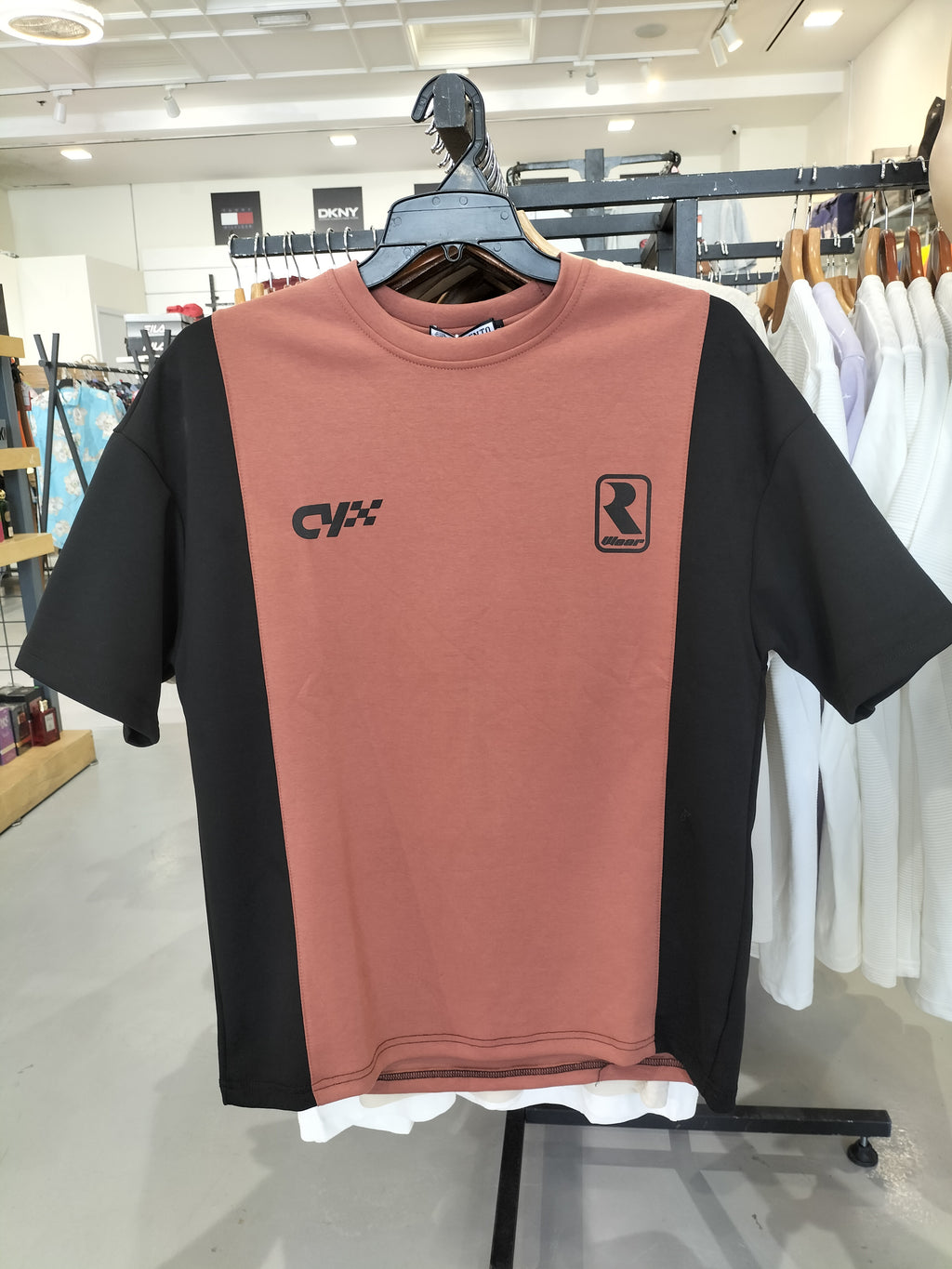 MOMENTO Men's "Power" Color-Block Graphic T-Shirt