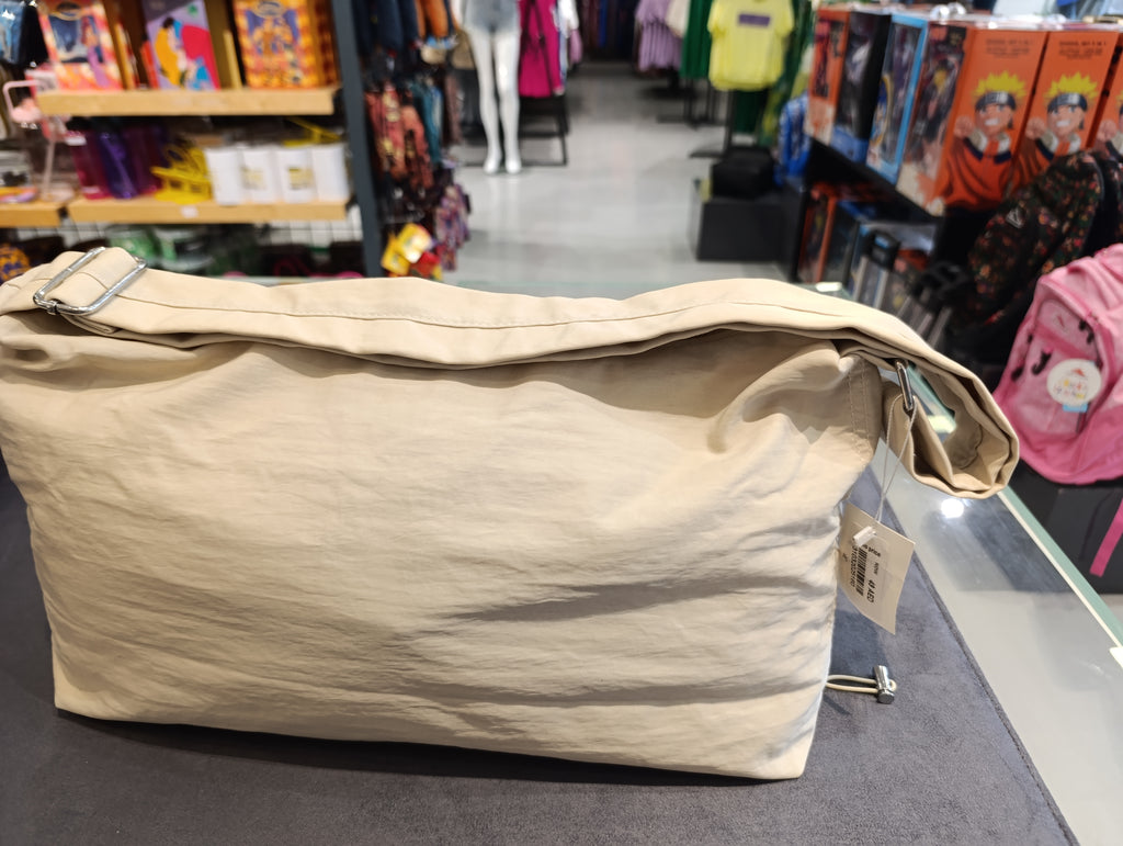 Women's beige handbag