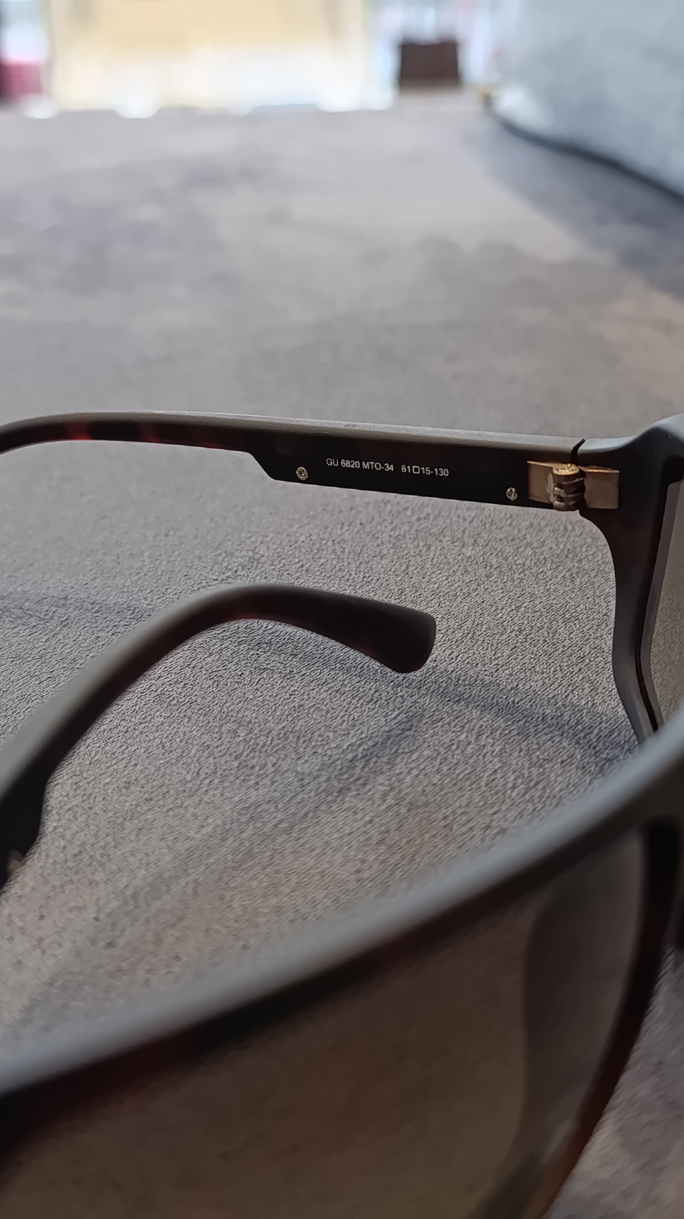 GUESS Men's Rectangular Sunglasses