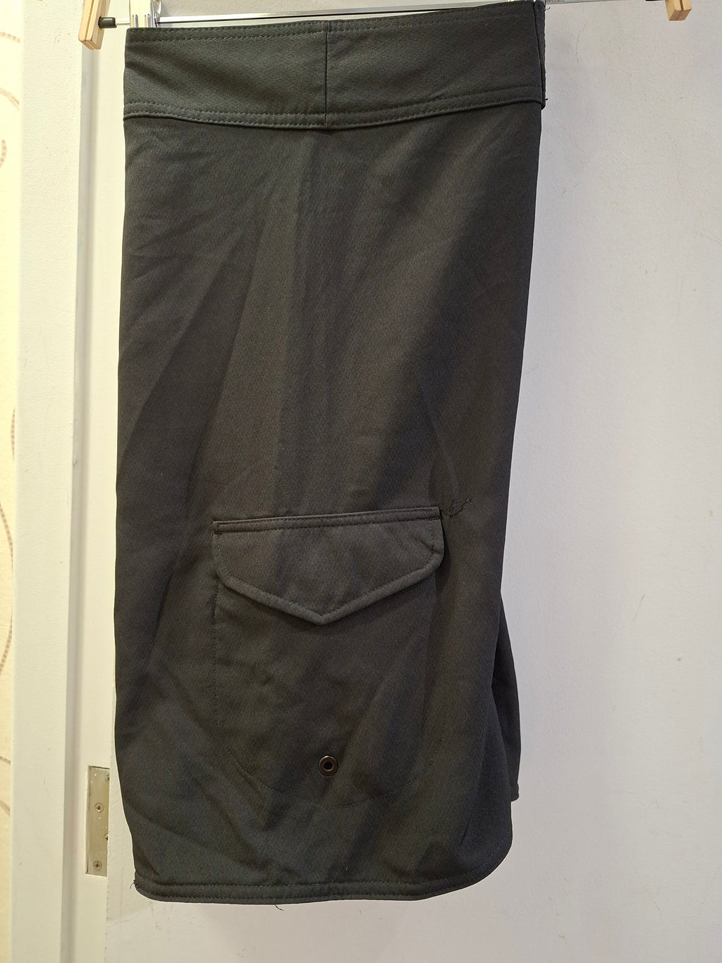 BURNSIDE men's short with side pocket