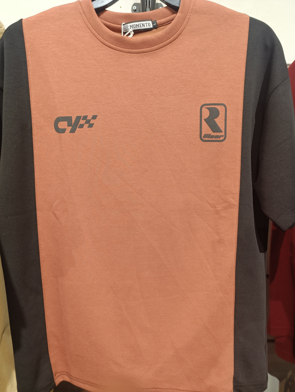 Momento Color-Block T-Shirt