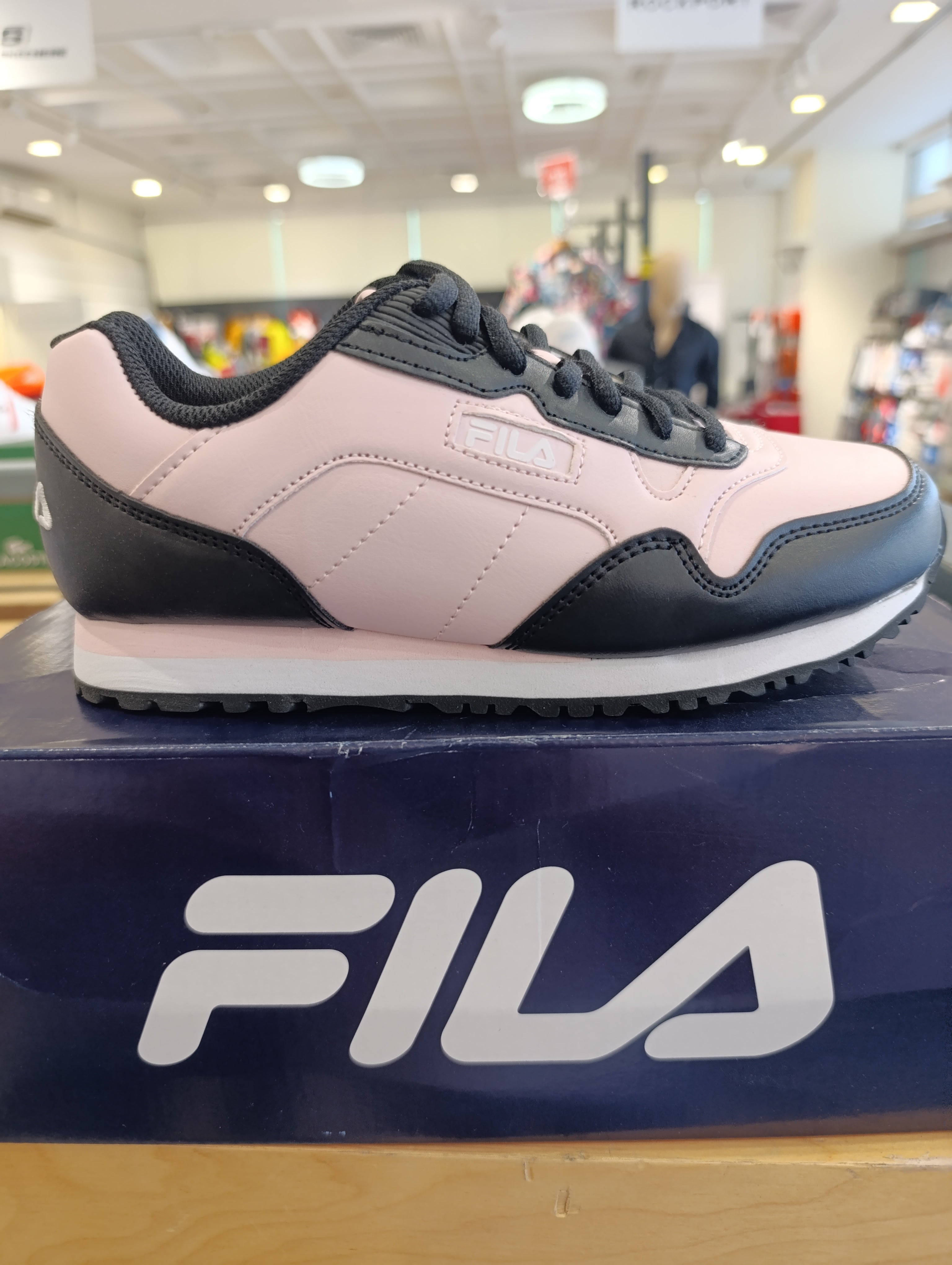 FILA Sports Style Cress Color Block Knpo / BLK/ wht/ Women's
