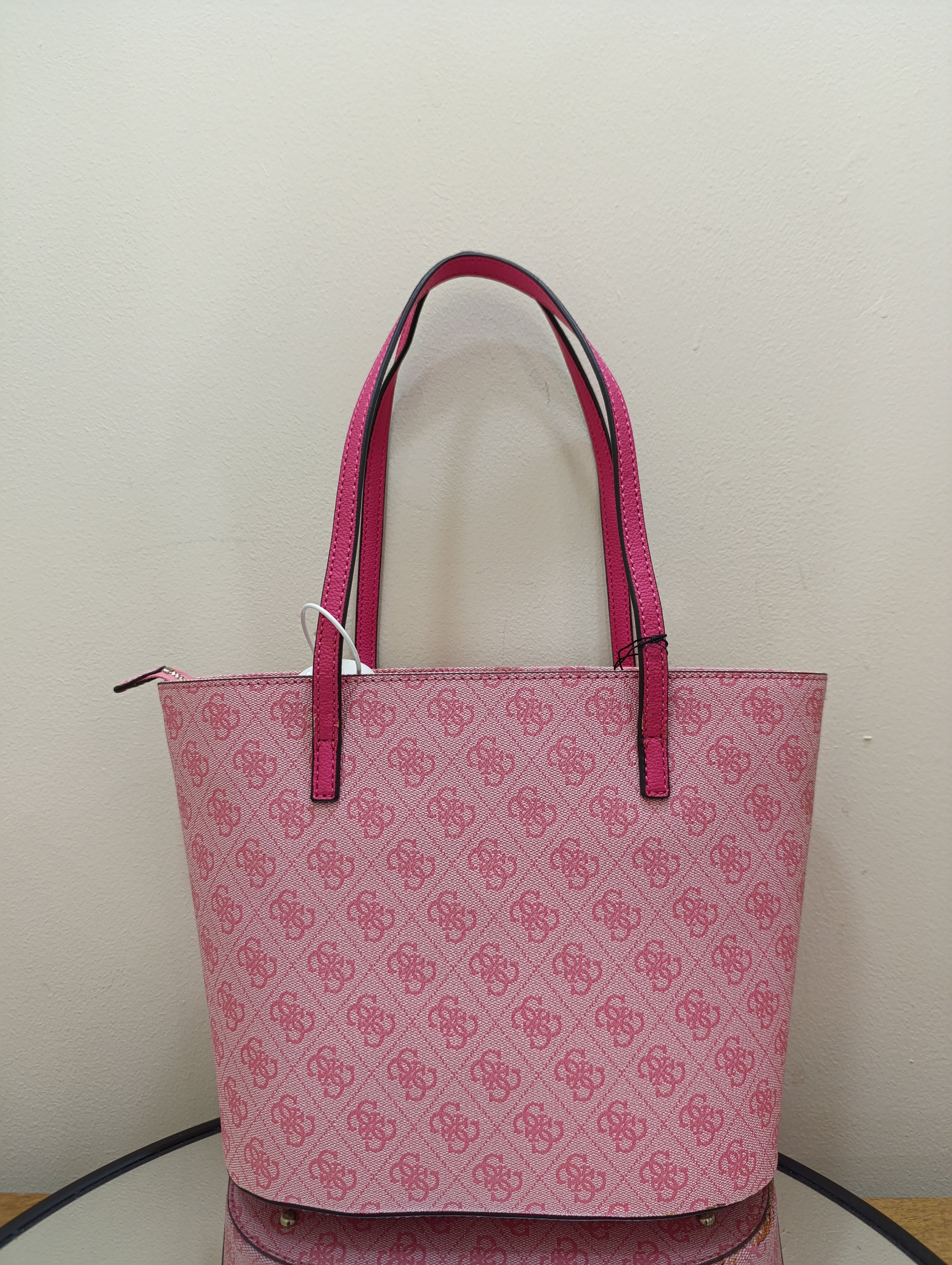 Guess Women's Hand bag - Cherry SS718622