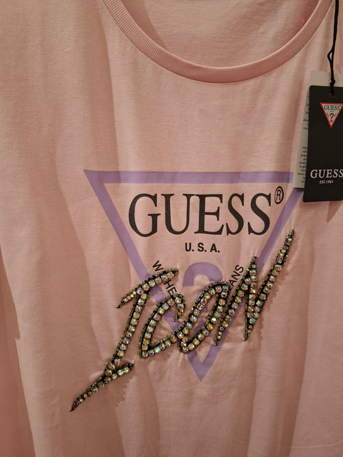تيشيرت نسائي قطني من GUESS ICON باللون الوردي W1RI2513Z00